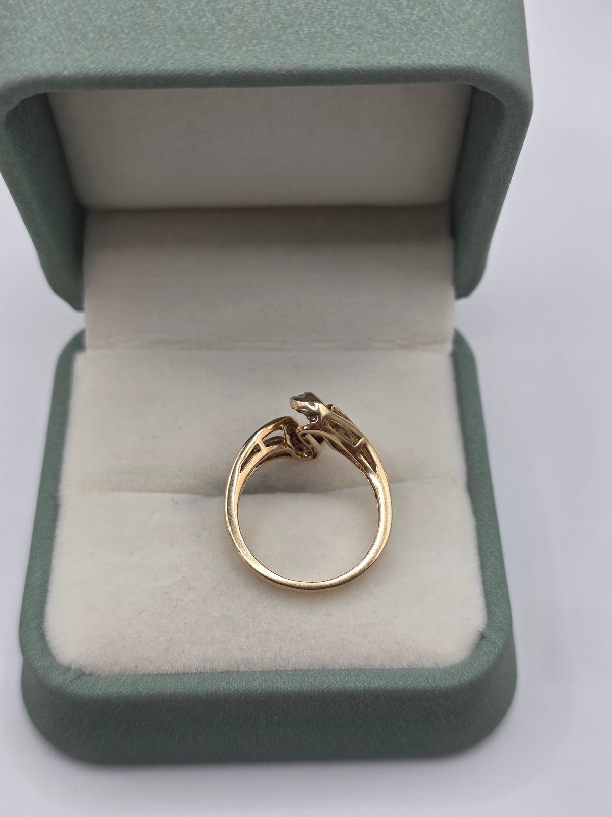 9ct gold diamond ring