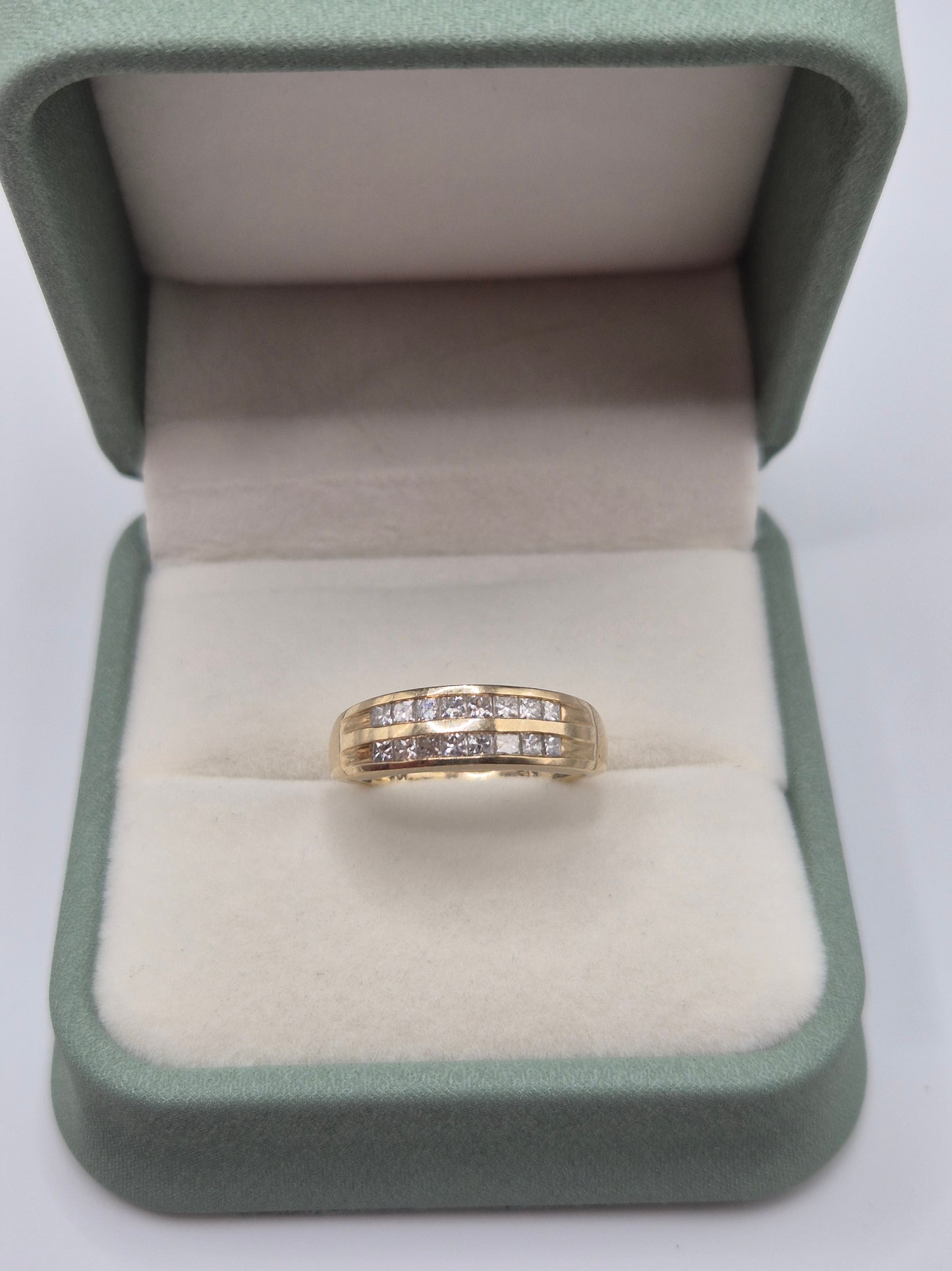9ct gold diamond ring