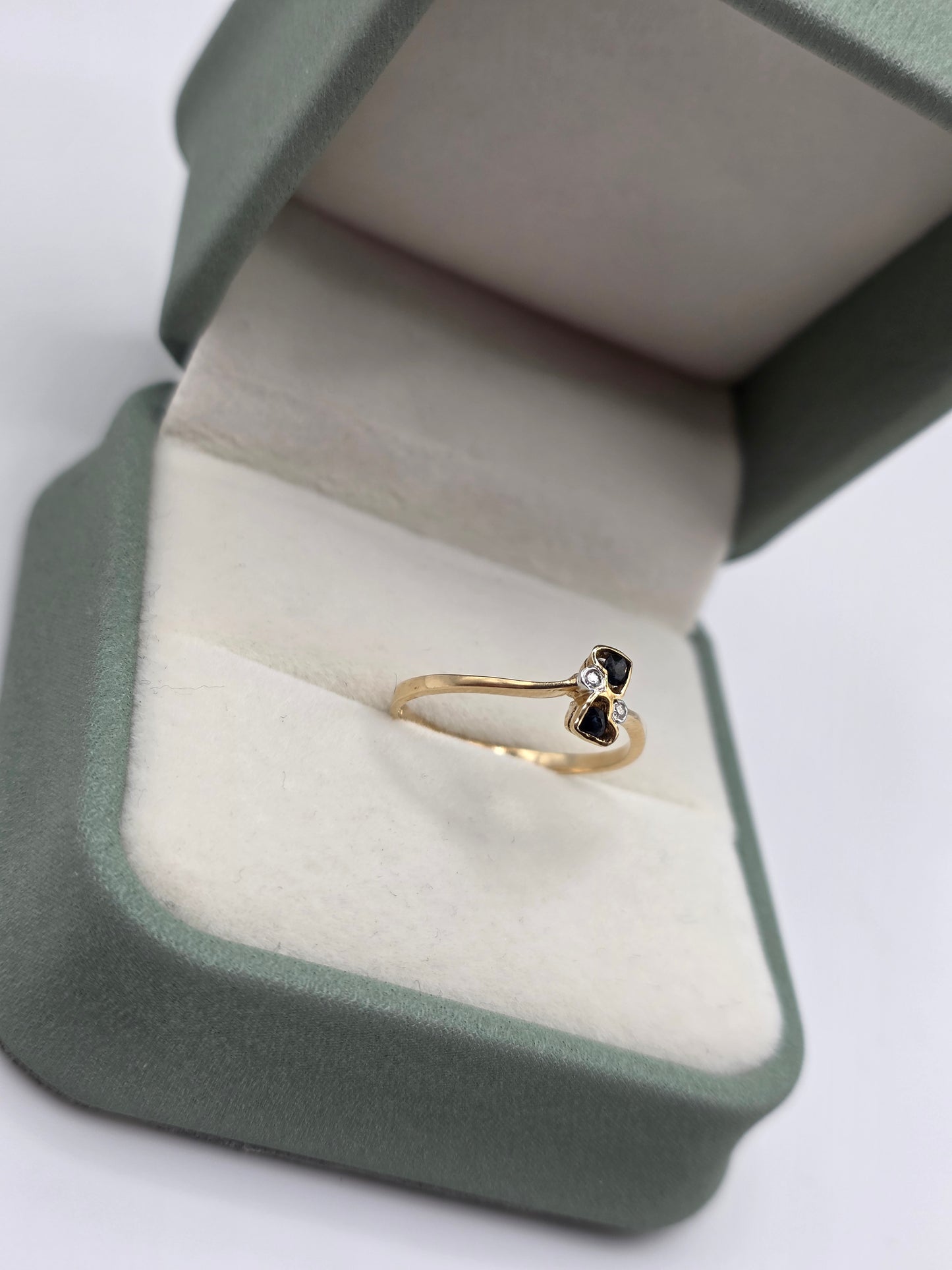 9ct gold sapphire and diamond heart ring