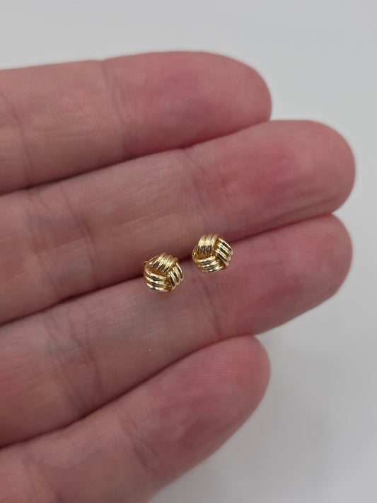 9ct gold knot earrings