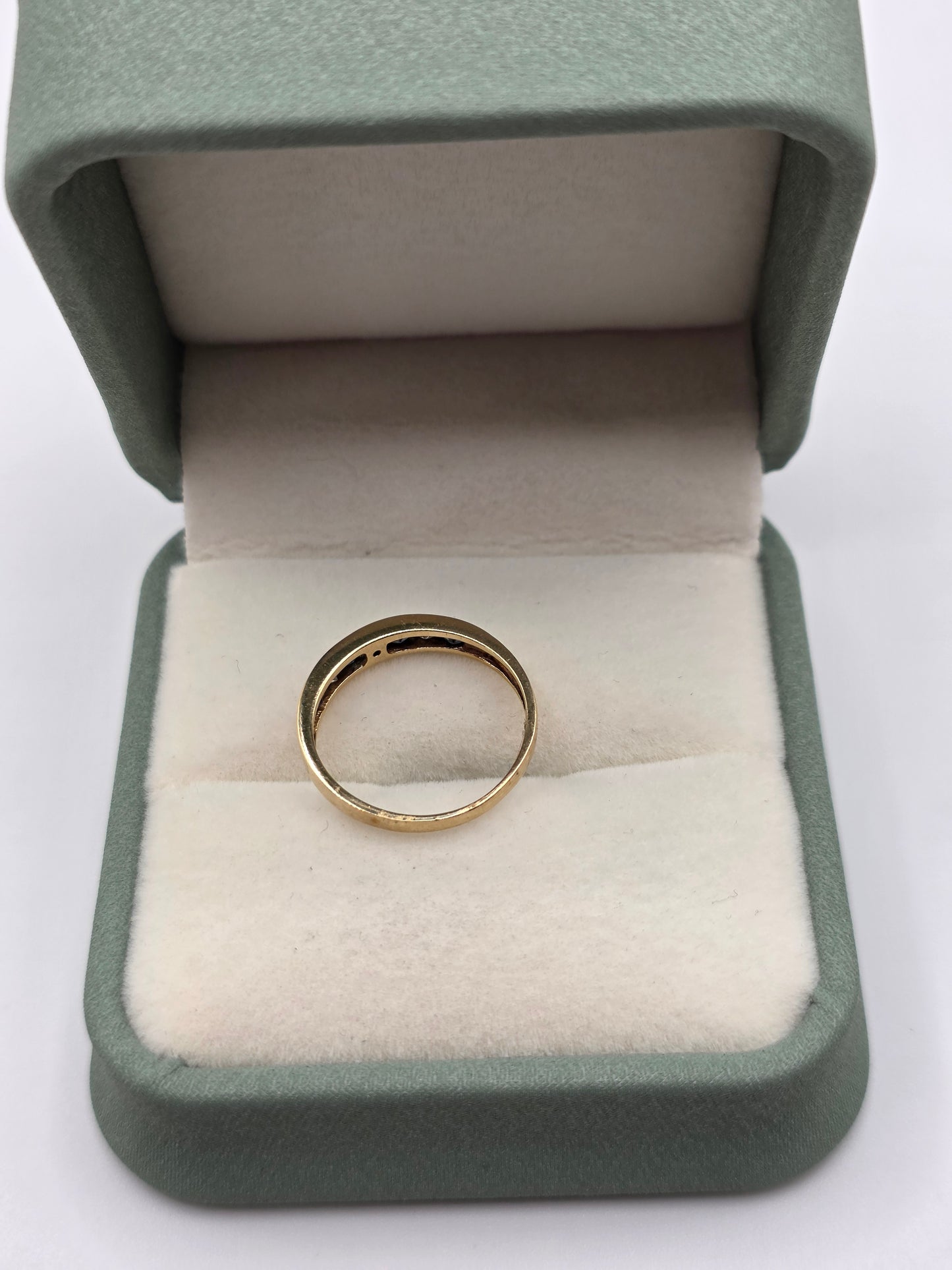 9ct gold sapphire and diamond ring