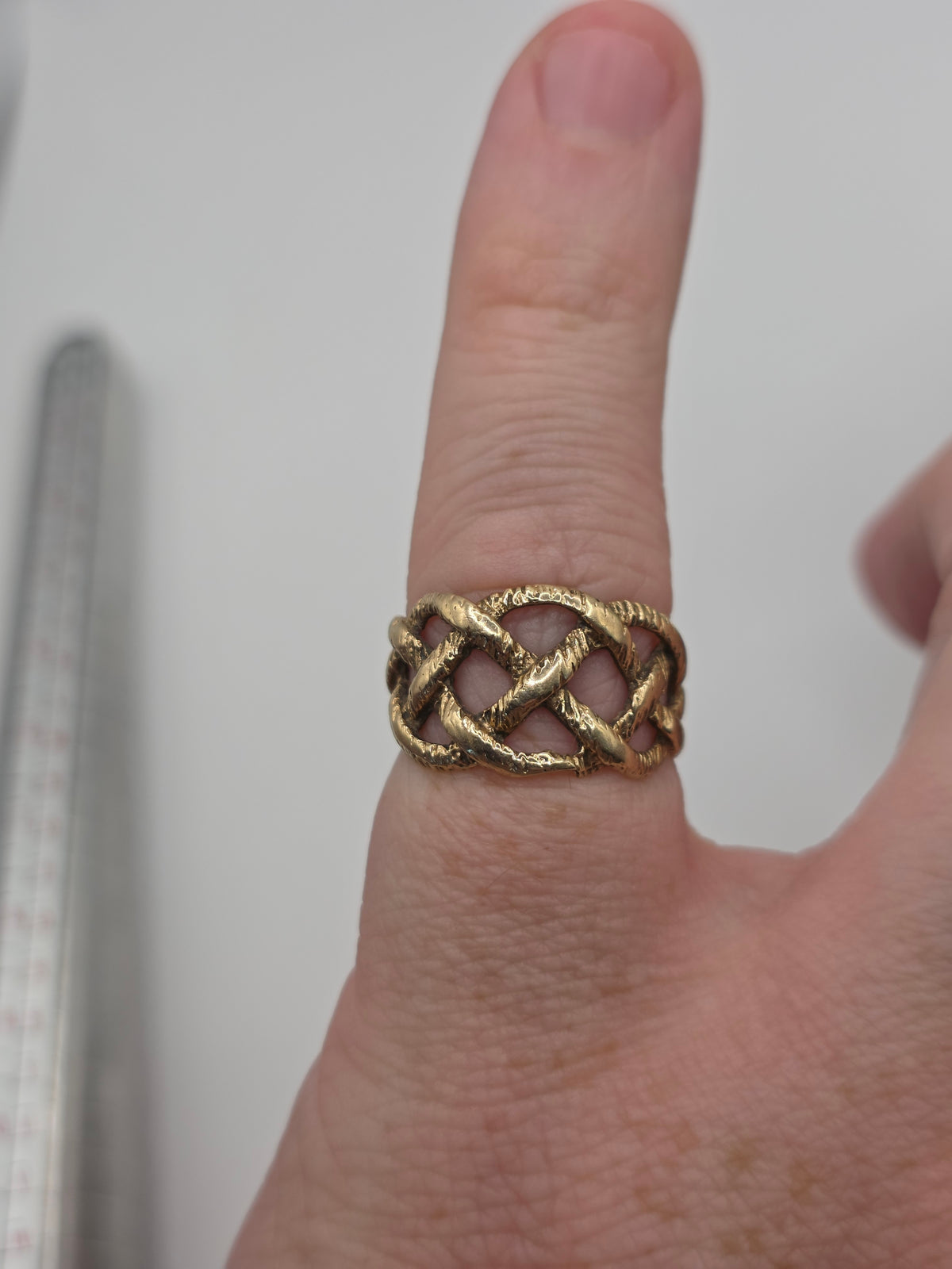 Vintage 9ct gold ring