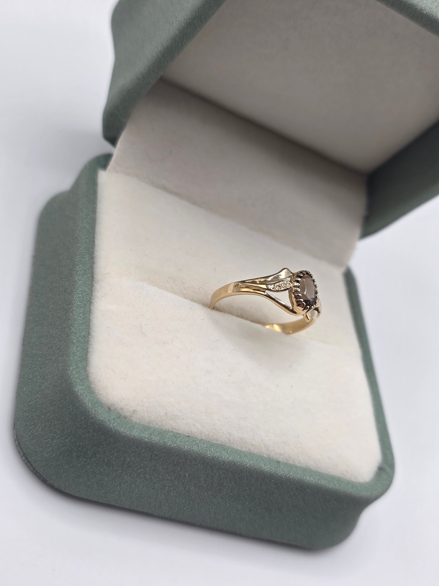 9ct gold smokey quartz ring