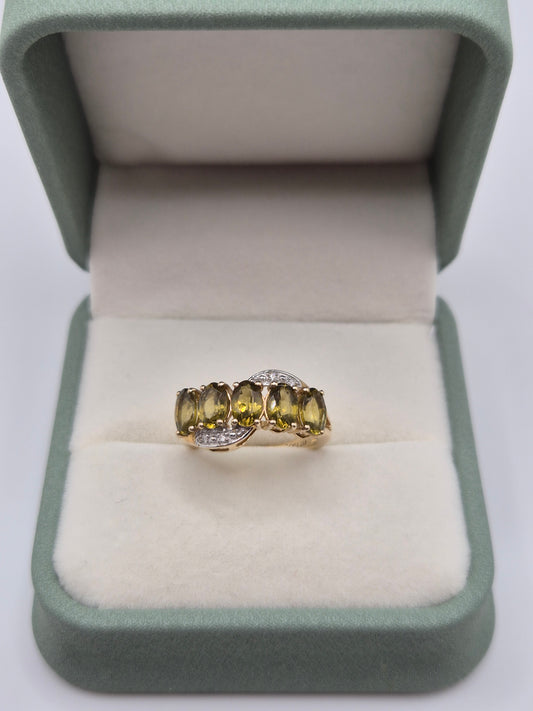 9ct gold 2.2 carat apatite and diamond ring