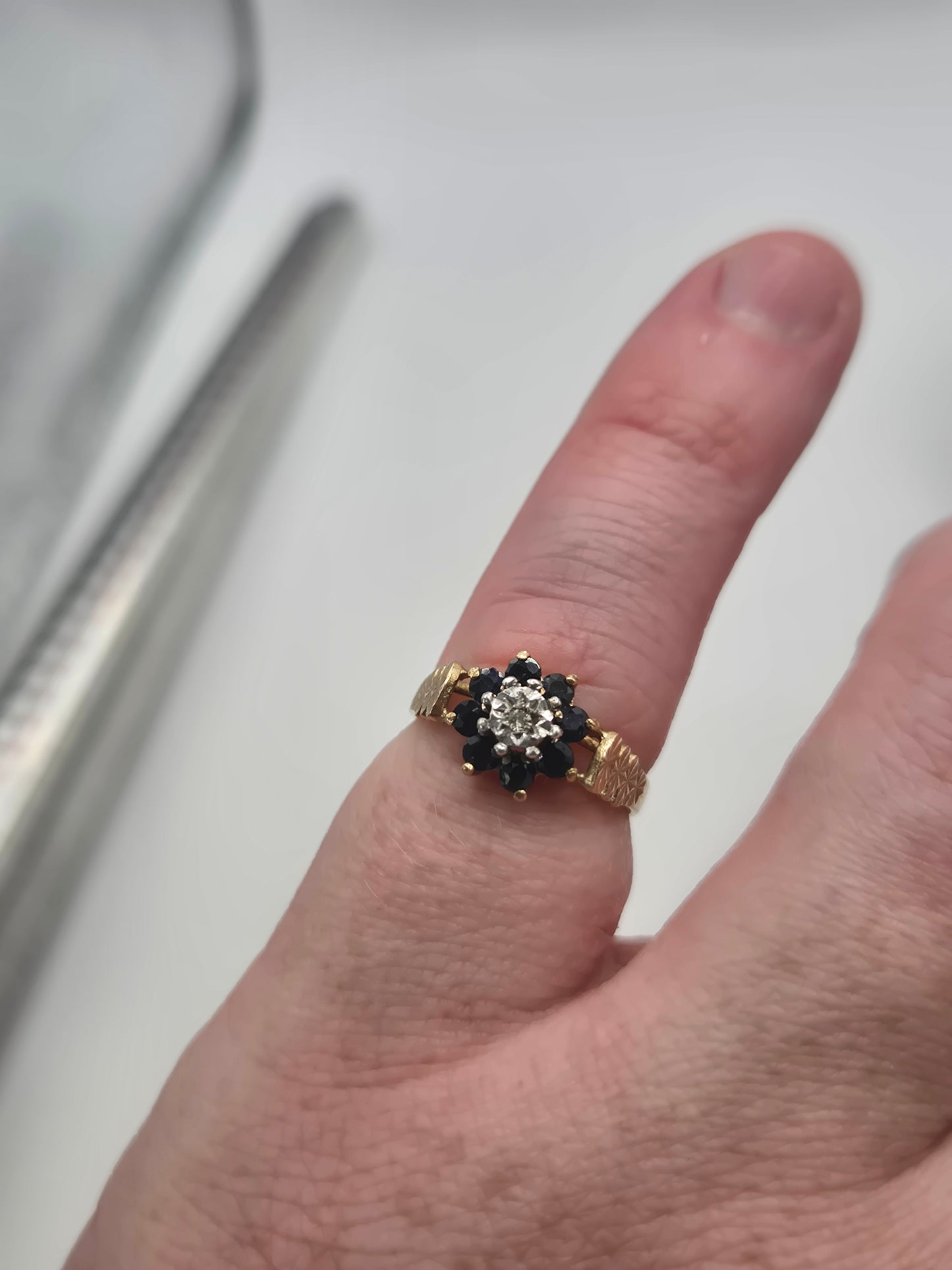 9ct gold sapphire and diamond ring