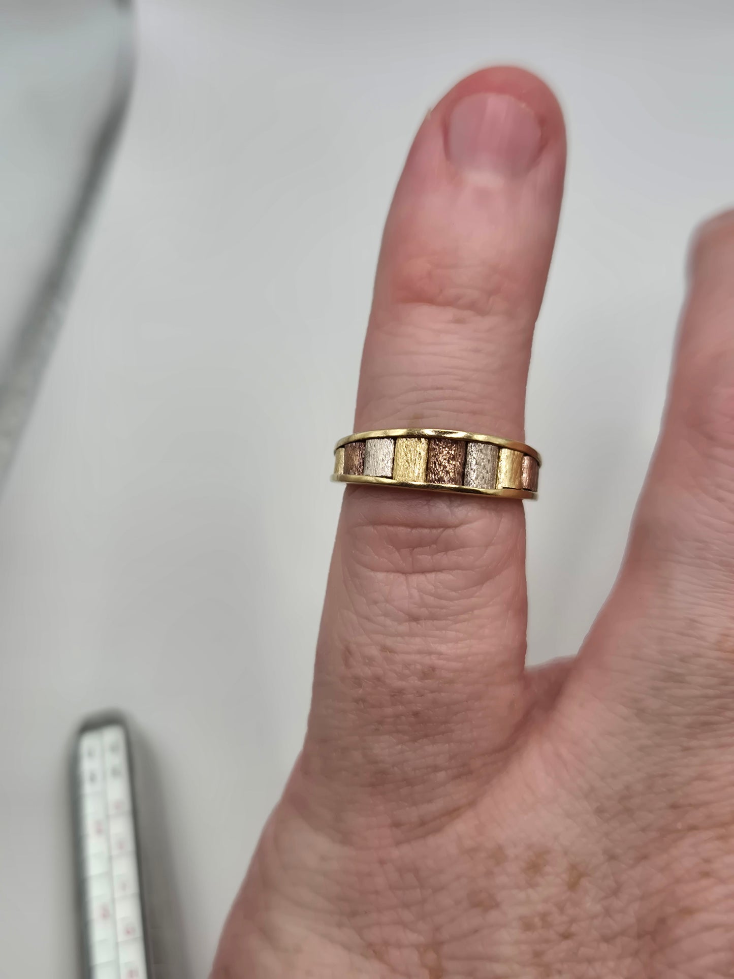 9ct tri gold ring