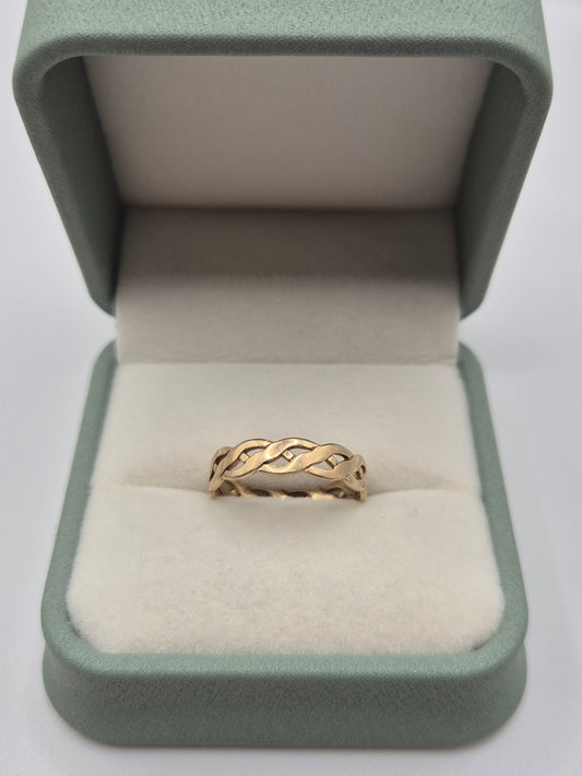 9ct gold celtic ring