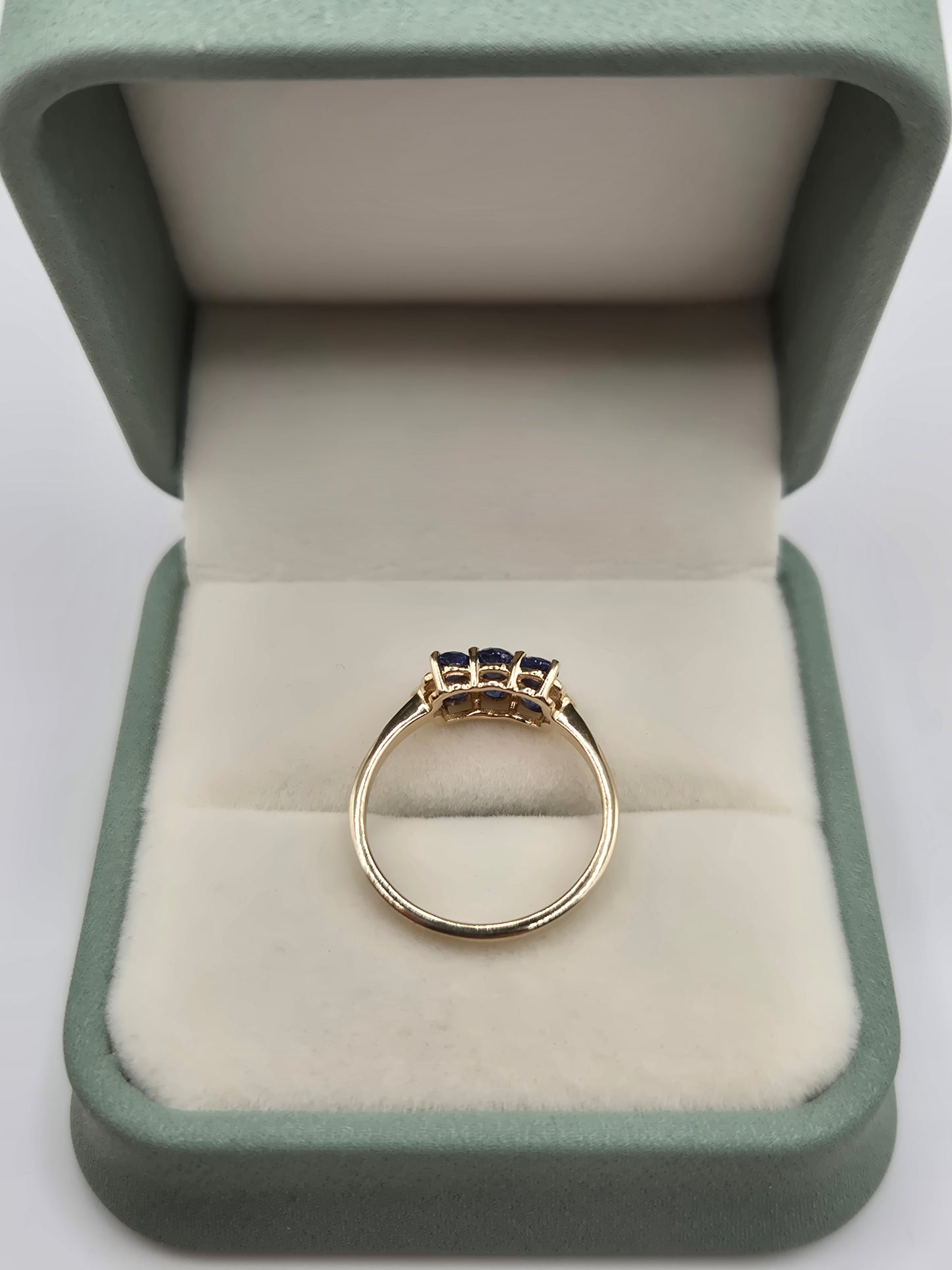 9ct gold sapphire and diamond ring