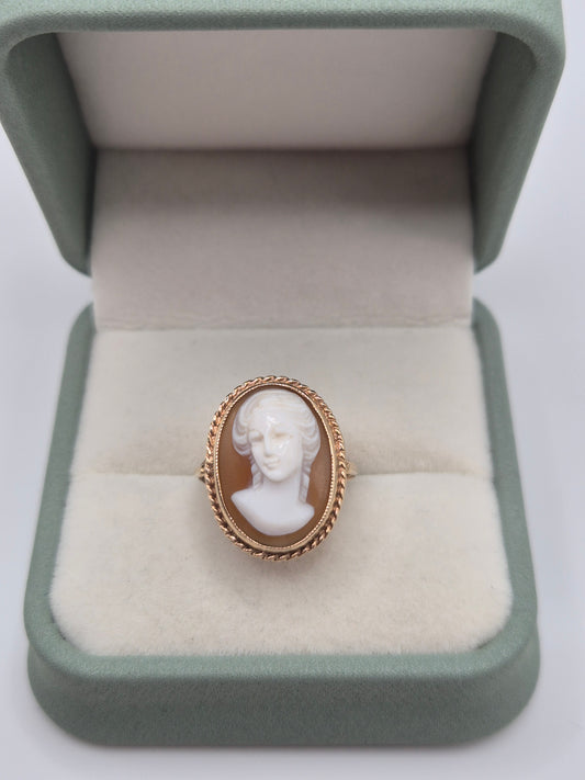 9ct gold cameo ring