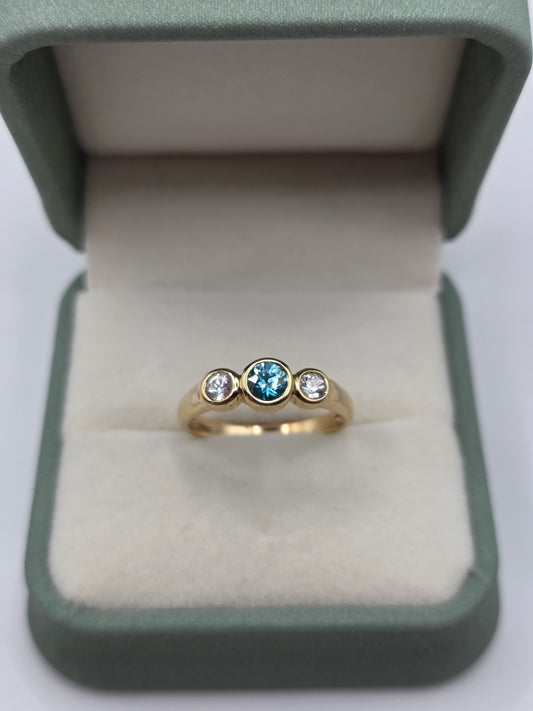 9ct gold topaz ring