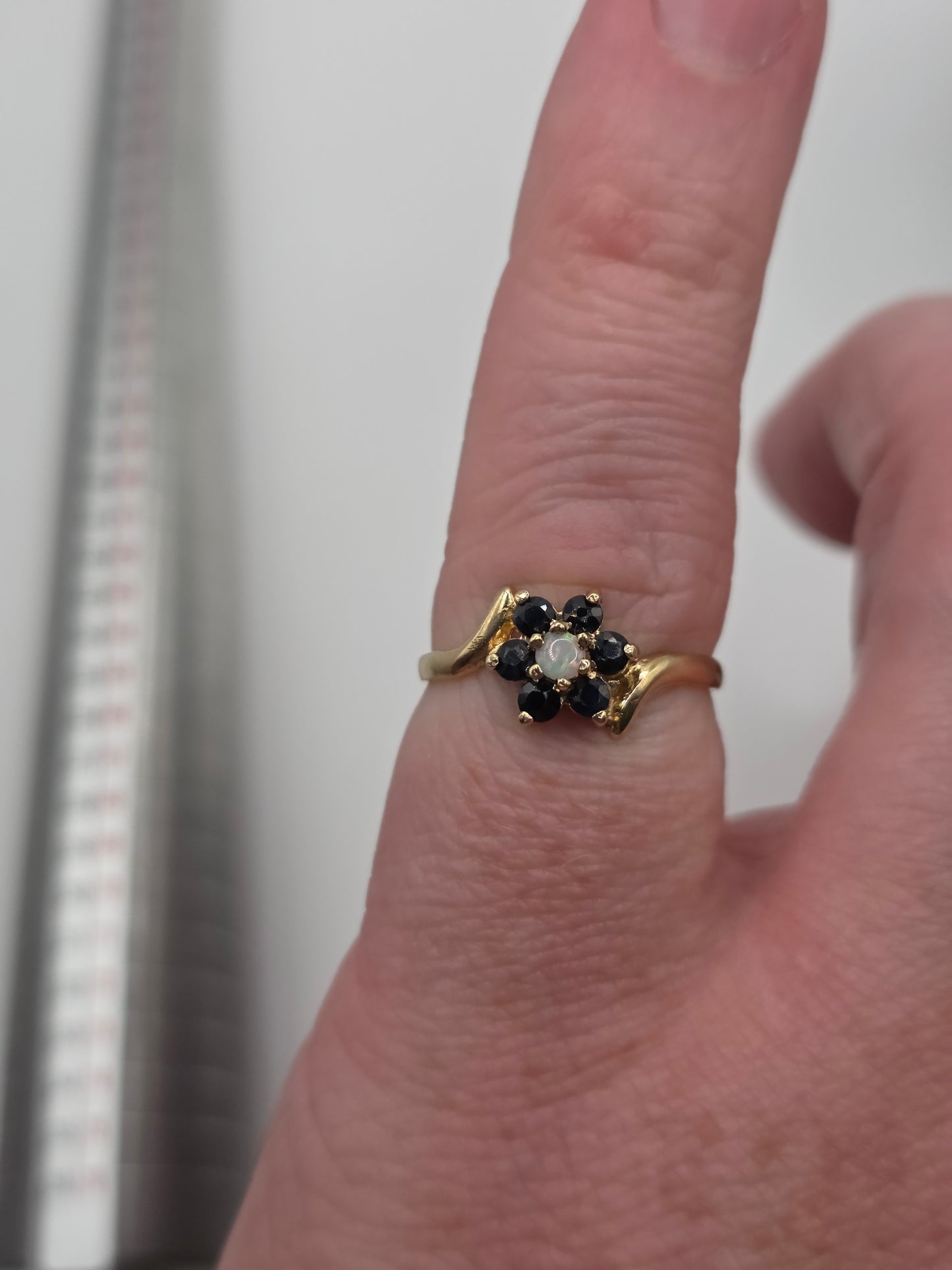 9ct gold opal and sapphire ring