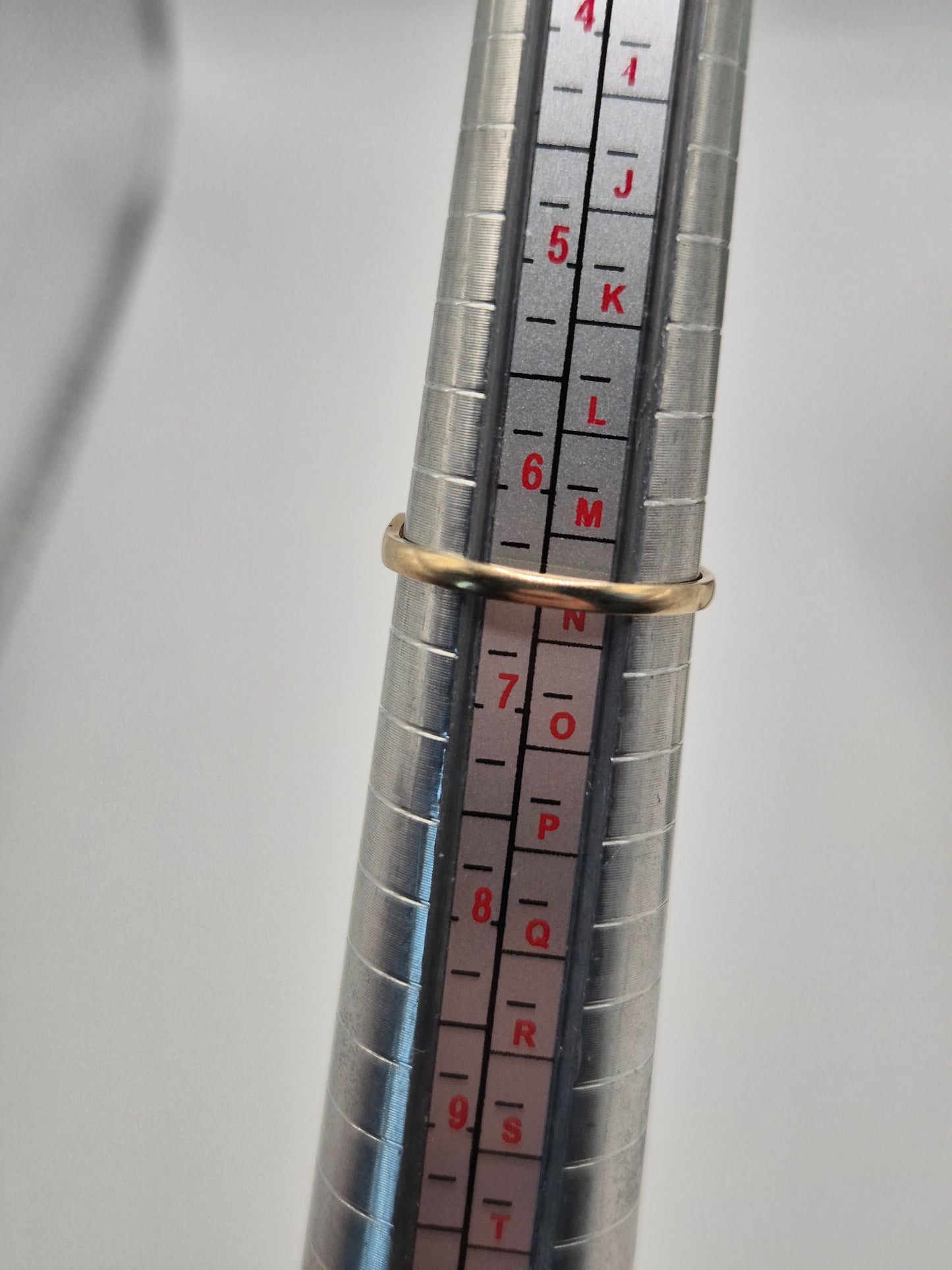 9ct gold synthetic opal and garnet ring