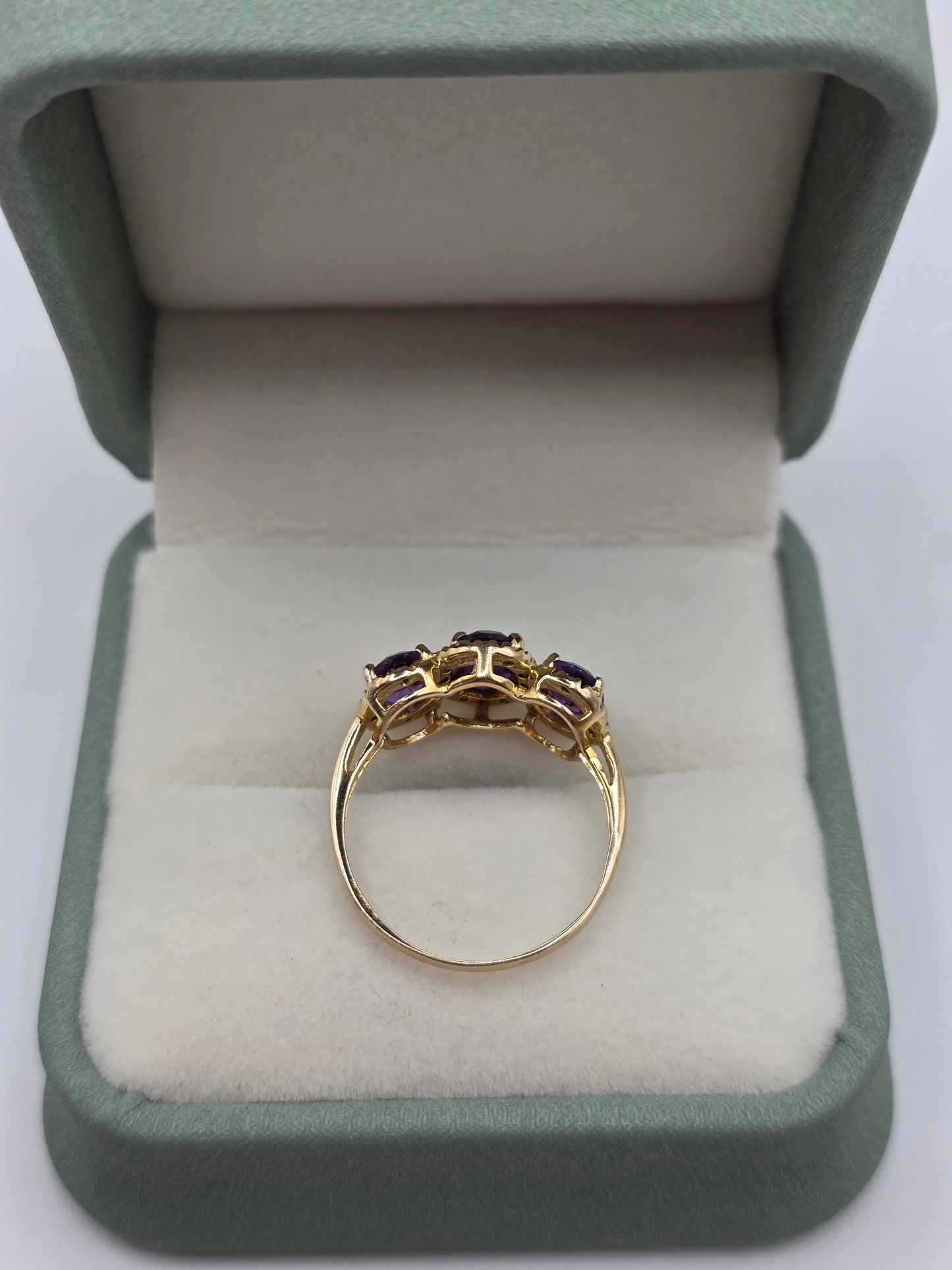 9ct gold amethyst and diamond ring