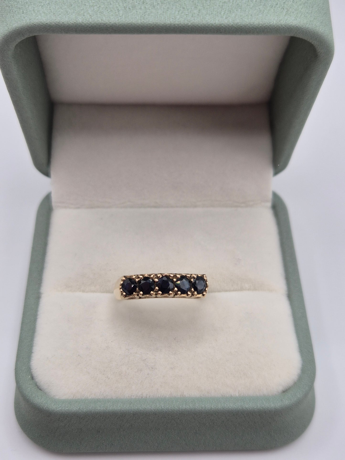 9ct gold sapphire ring