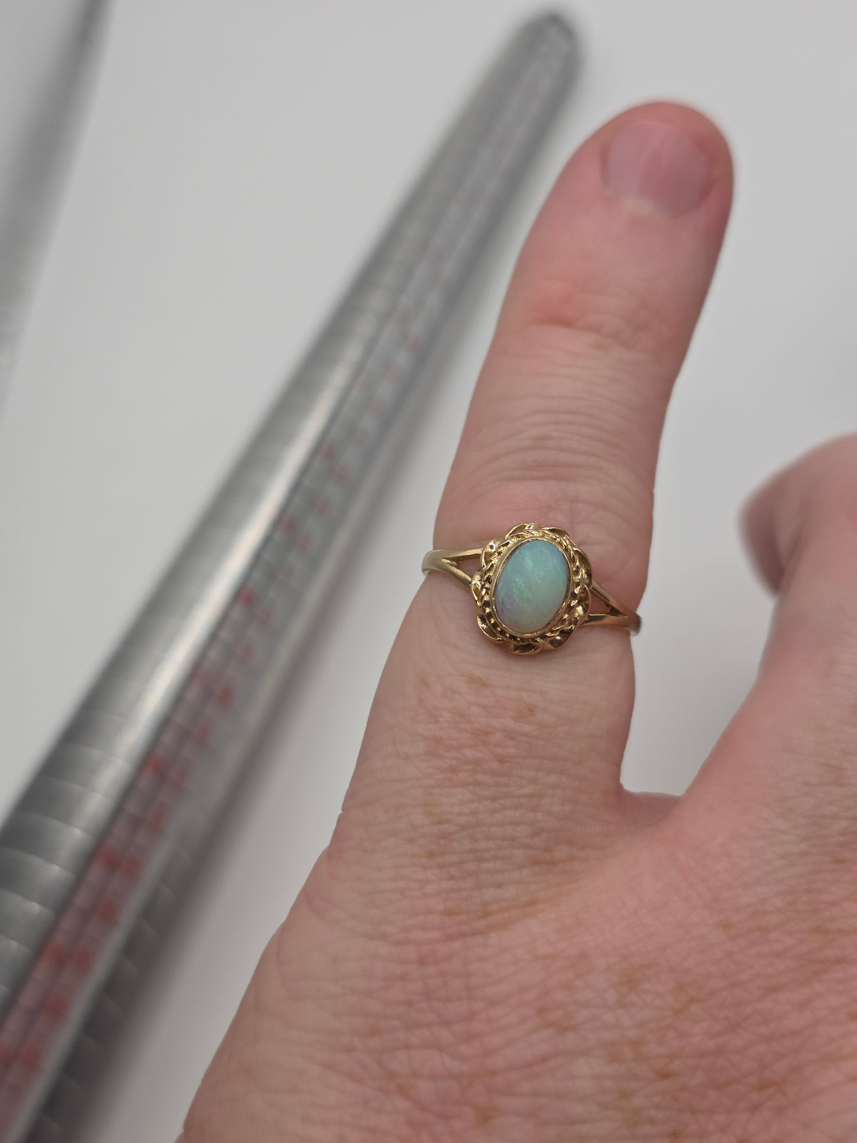 9ct gold opal ring