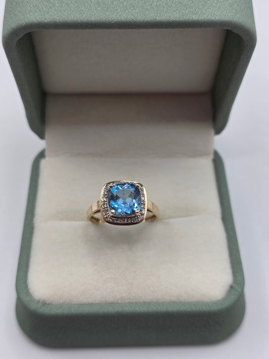 9ct gold topaz and diamond ring