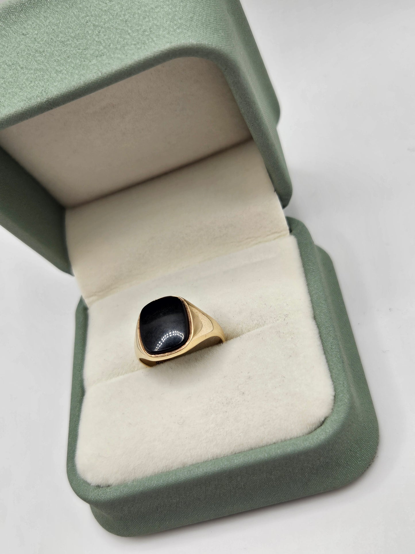 9ct gold onyx signet ring