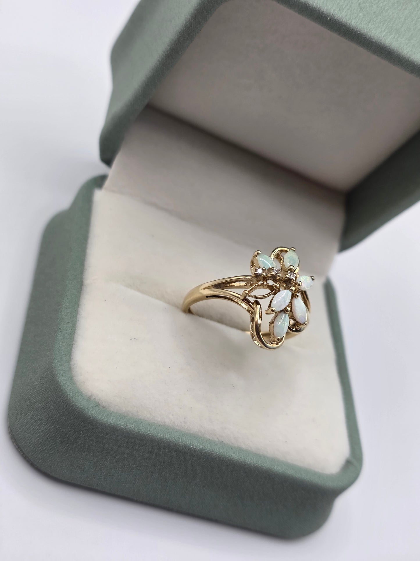 9ct gold opal and diamond ring