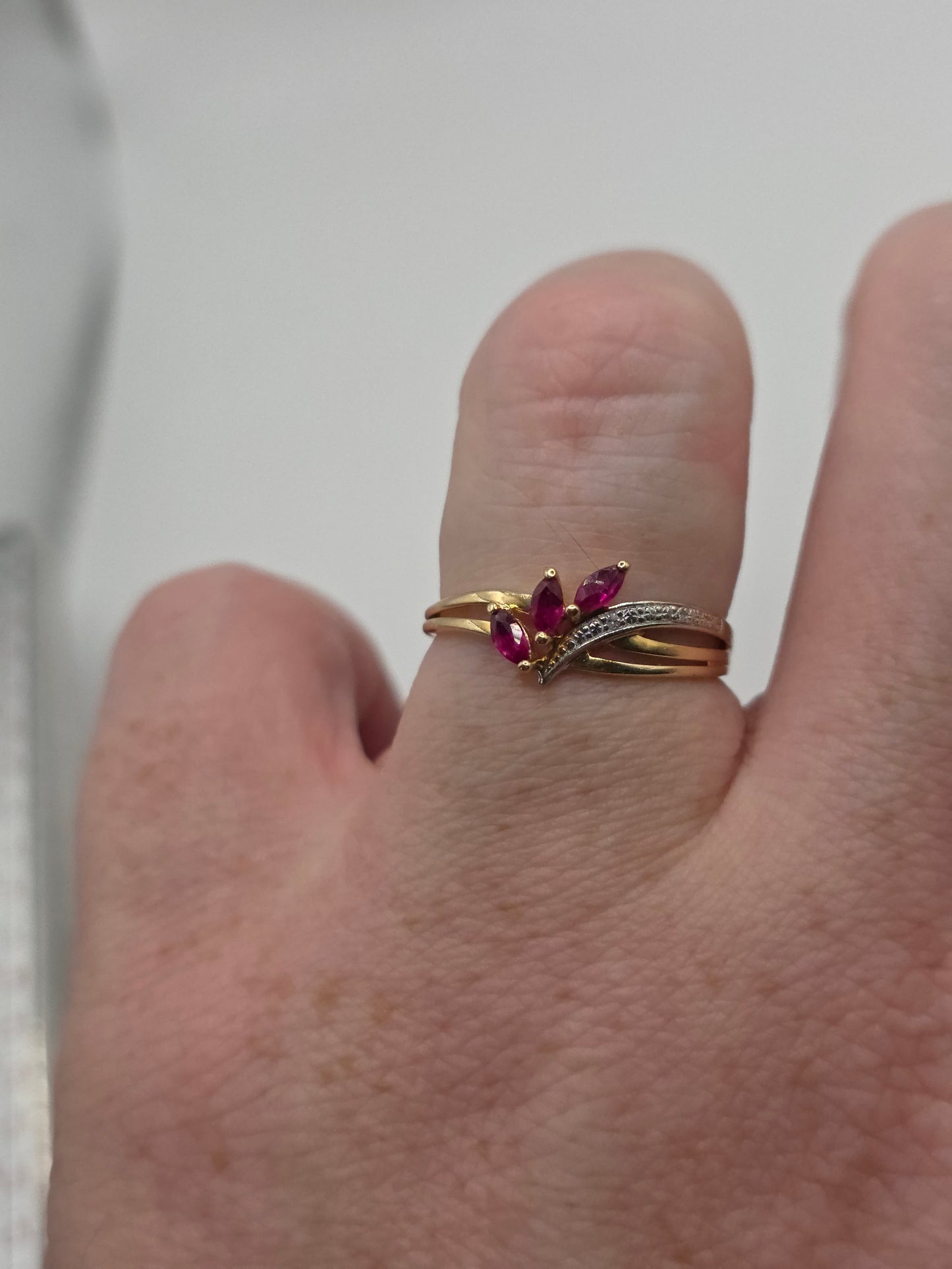 9ct gold ruby and diamond ring
