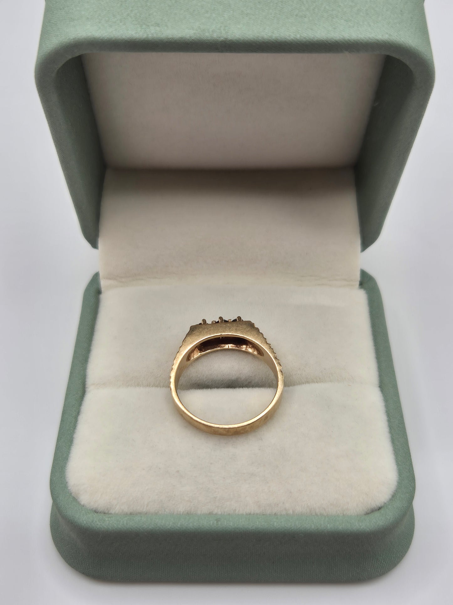 Vintage 9ct gold garnet ring