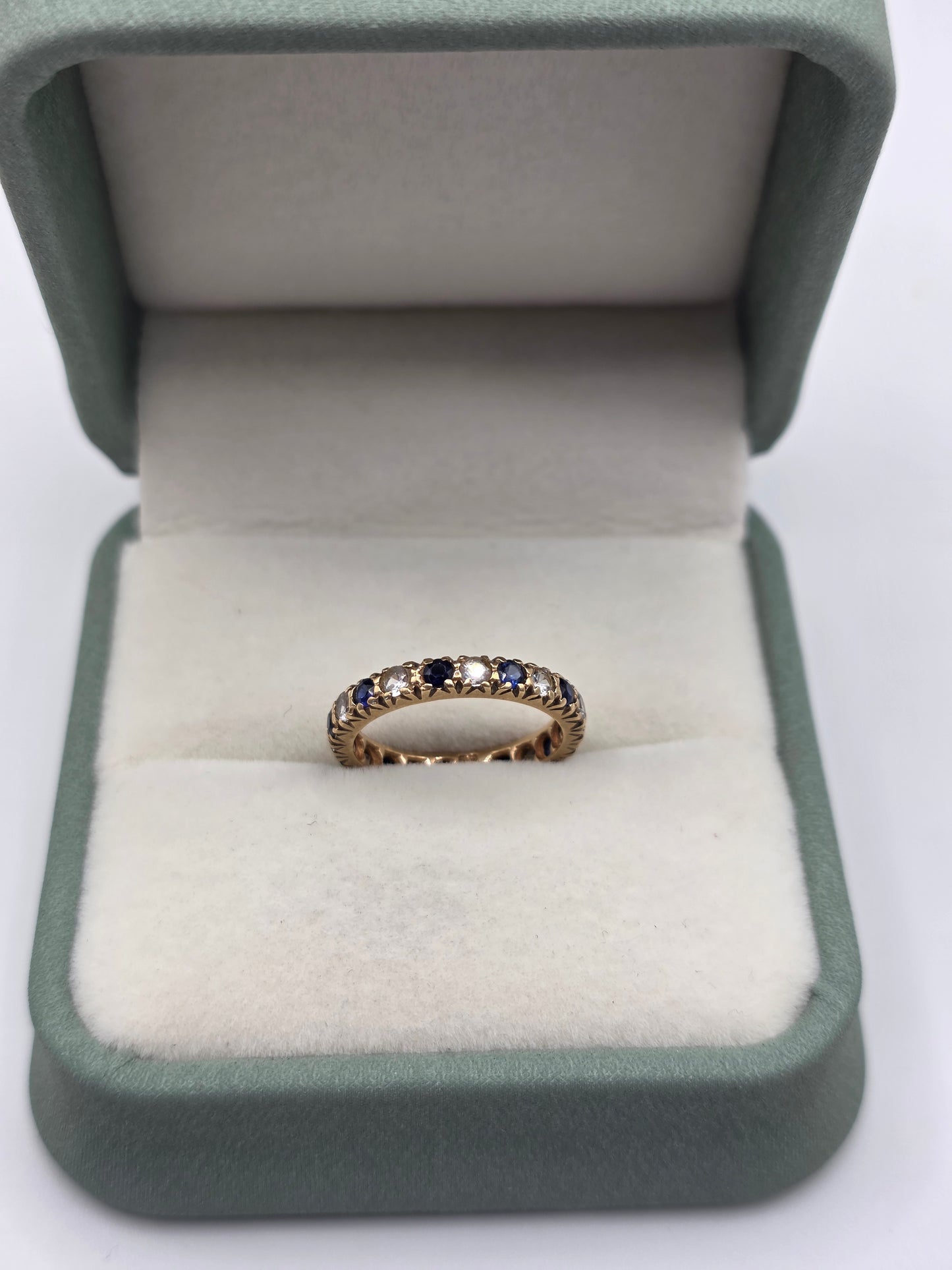 Vintage eternity 9ct gold synthetic sapphire and cz ring