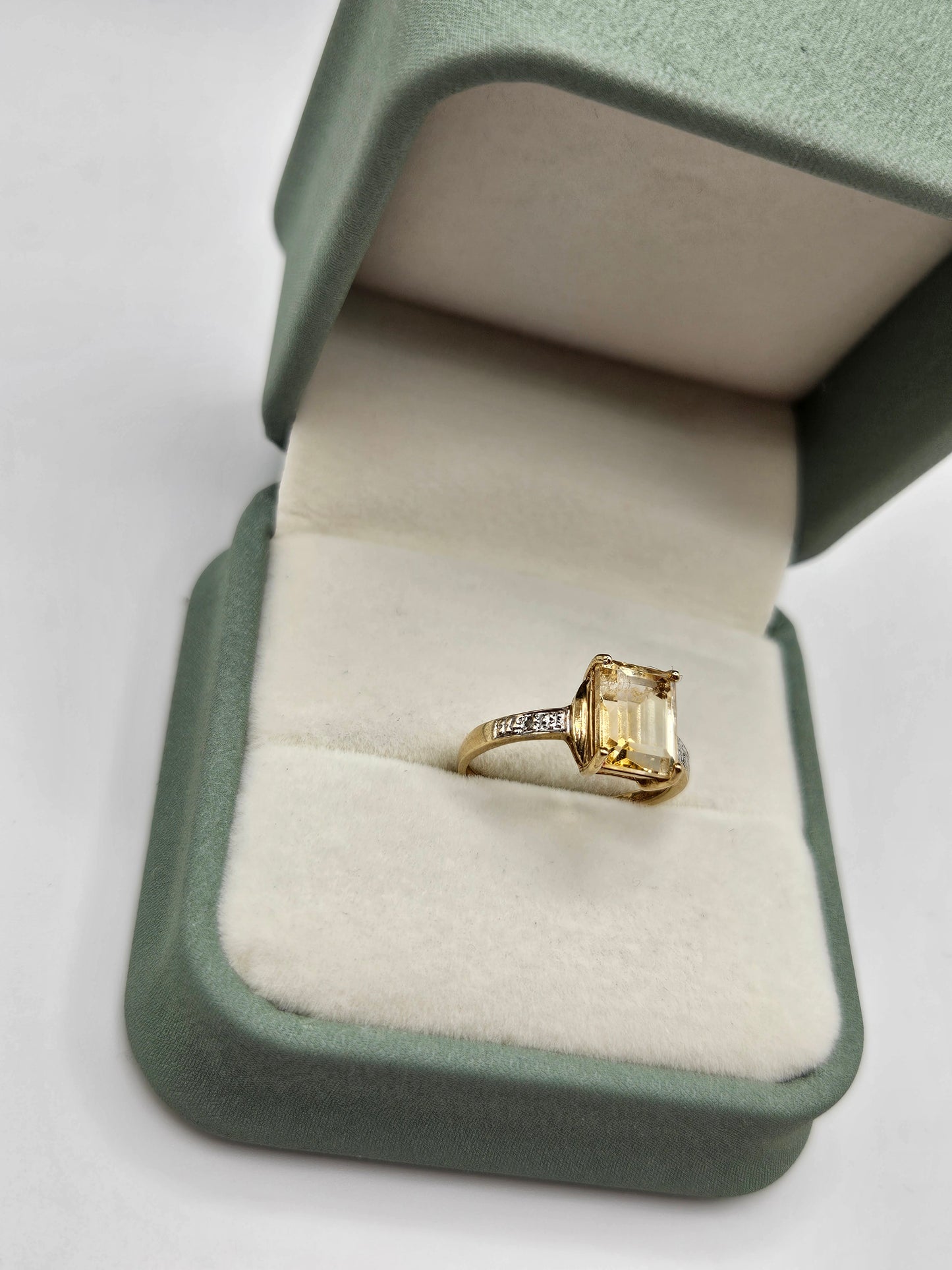 9ct gold citrine and diamond ring