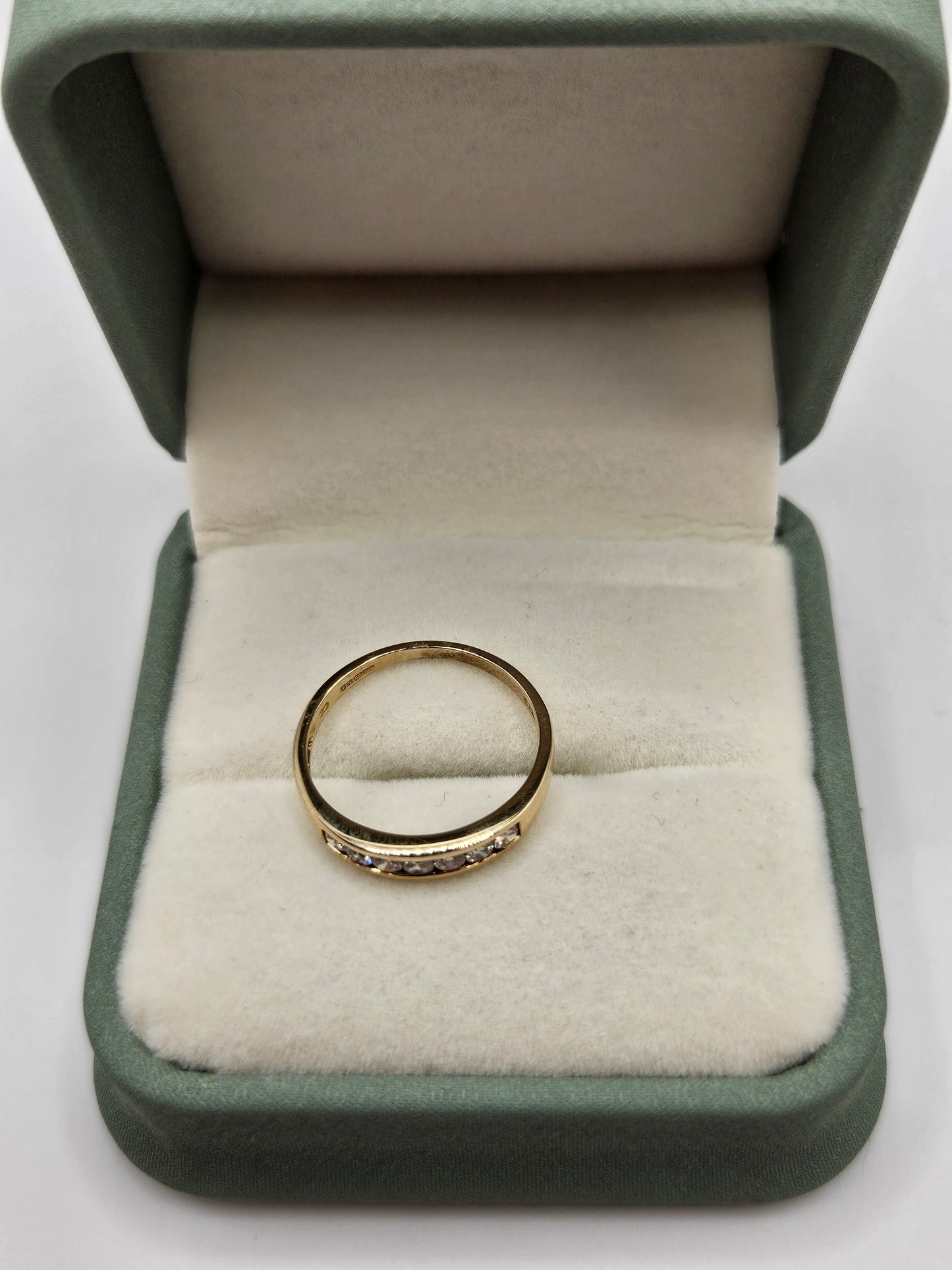 9ct gold cz ring