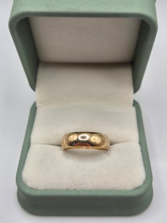 Heavy 9ct gold wedding band
