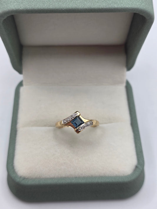 9ct gold sapphire and diamond ring