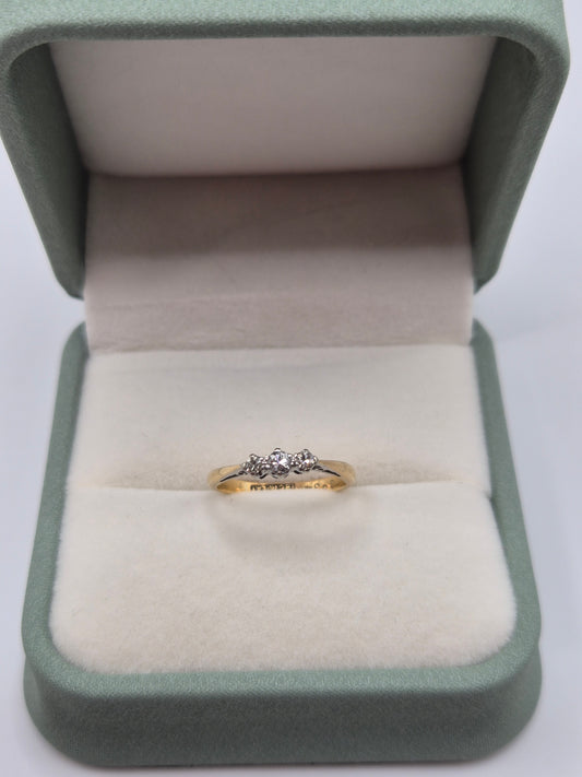 18ct gold diamond ring
