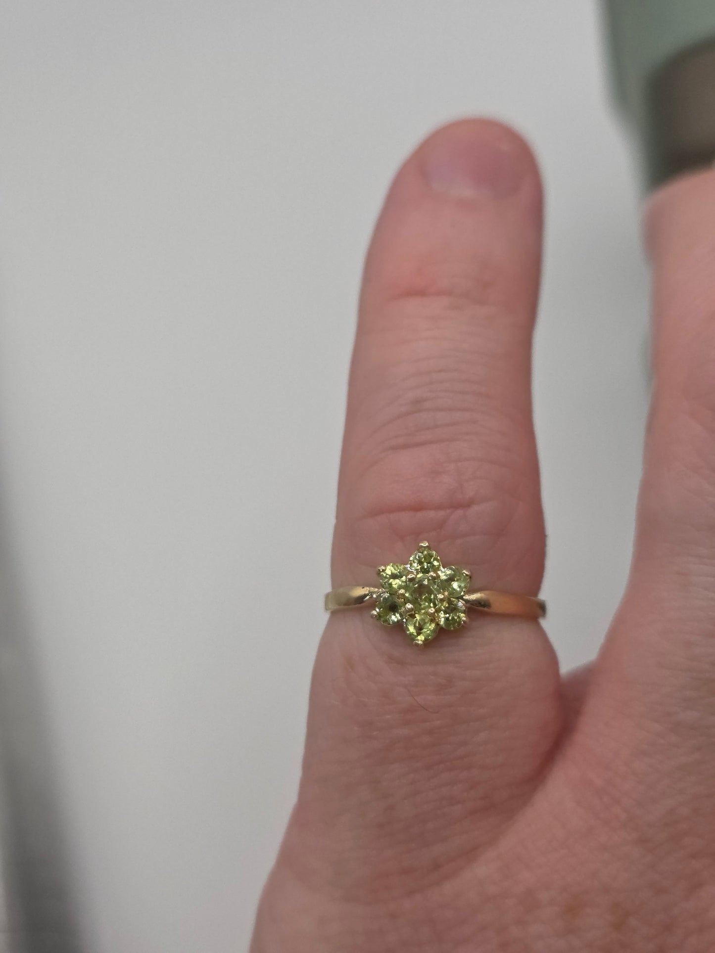 9ct gold peridot cluster ring