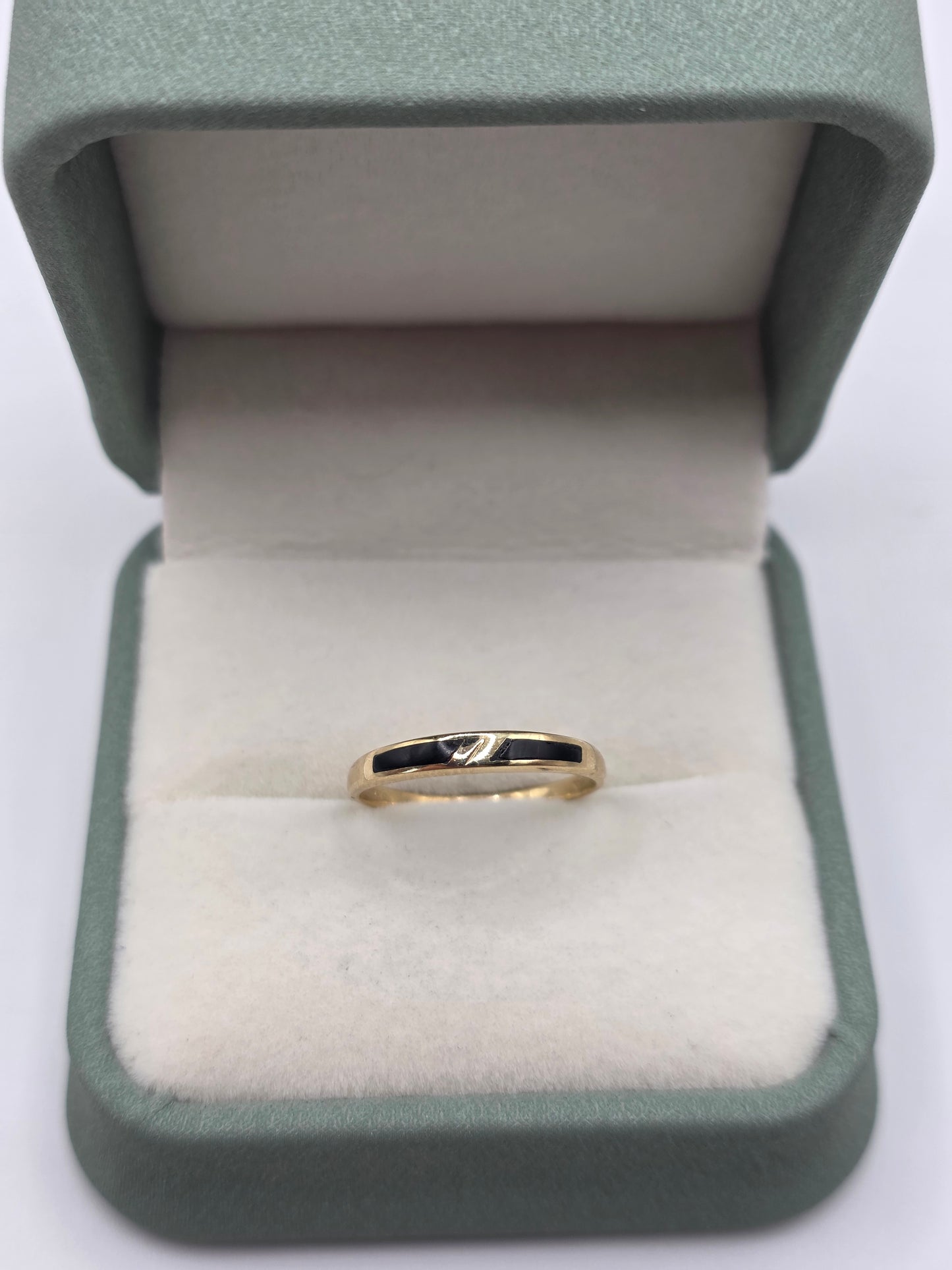 9ct gold onyx ring