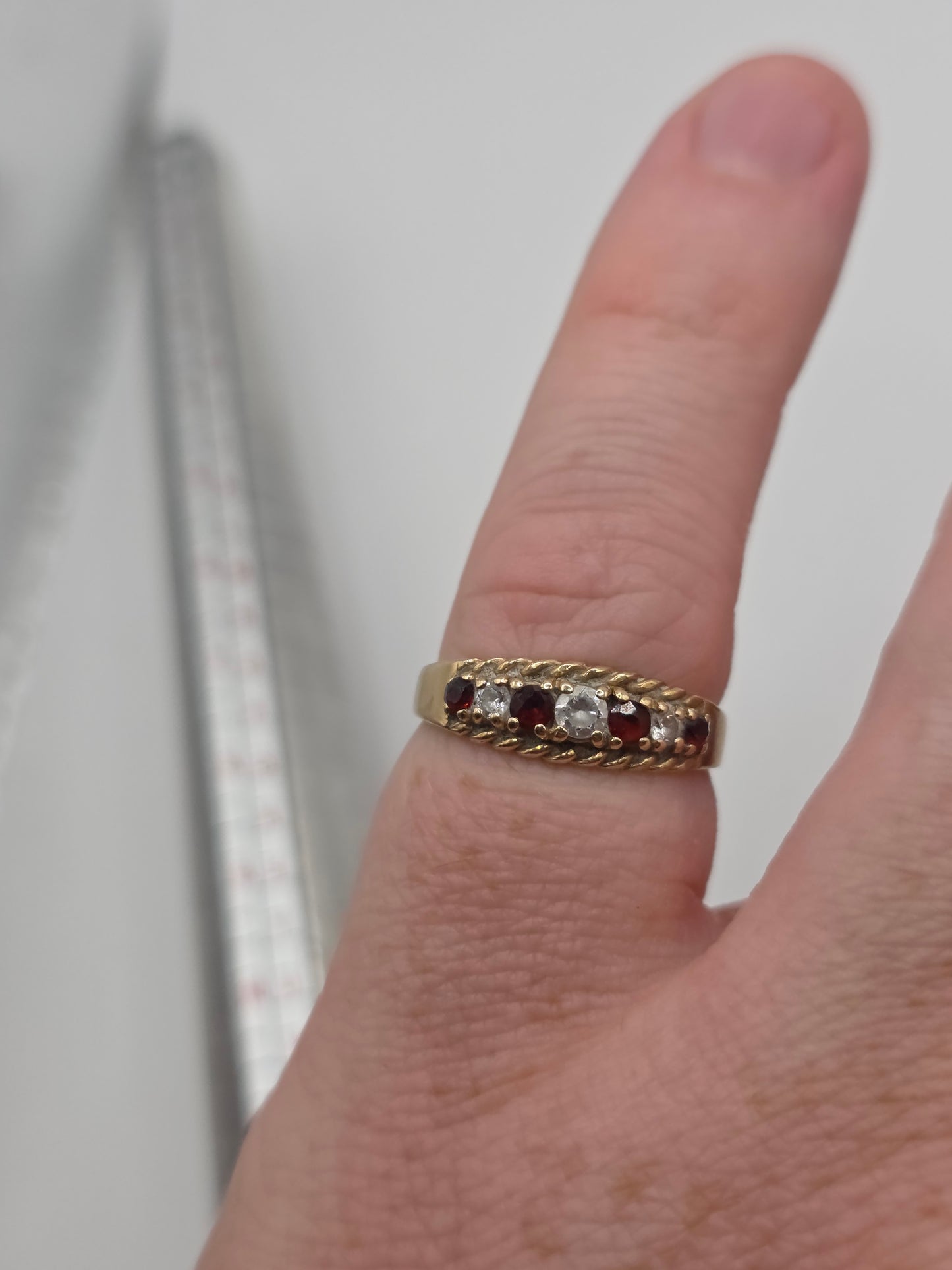 9ct gold garnet and cz ring