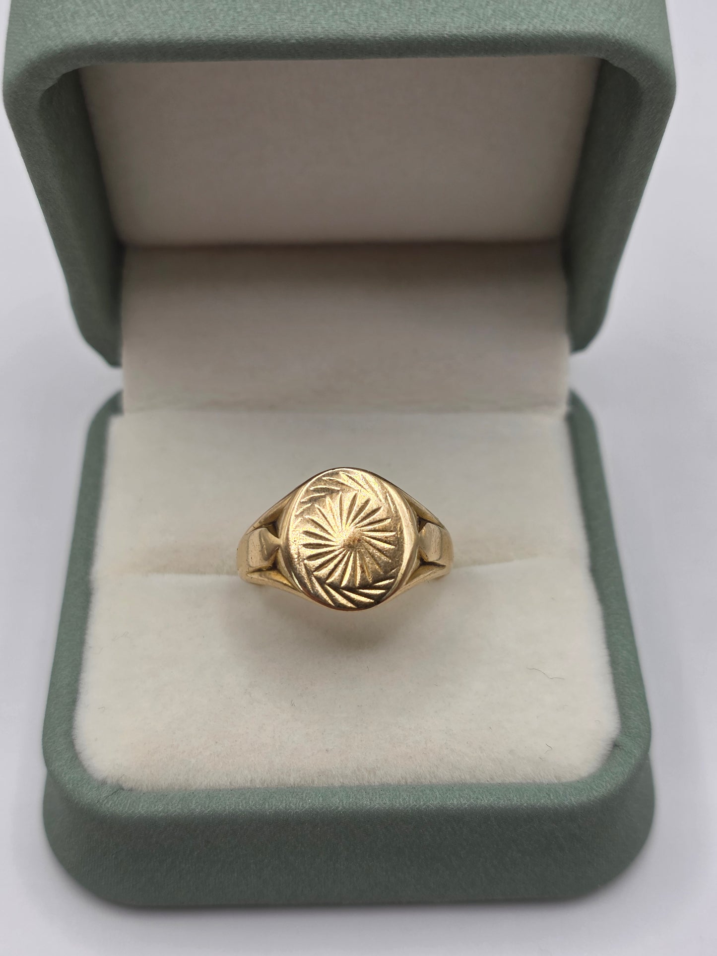 9ct gold signet ring