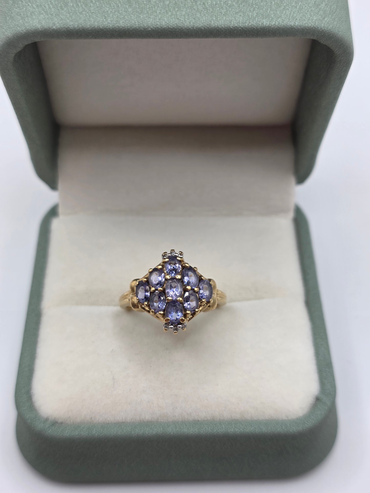 9ct gold tanzanite and diamond ring