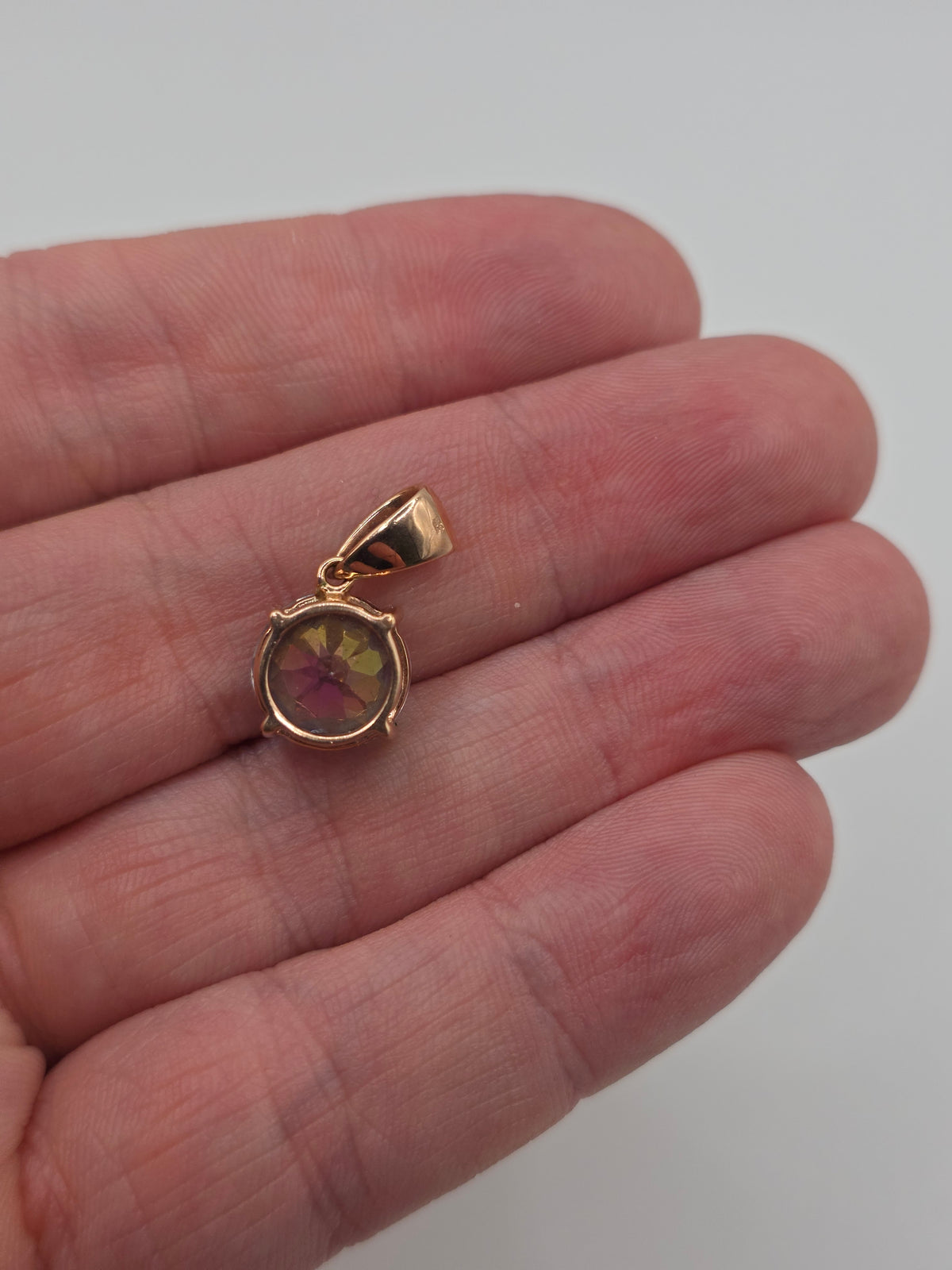 9ct rose gold topaz pendant