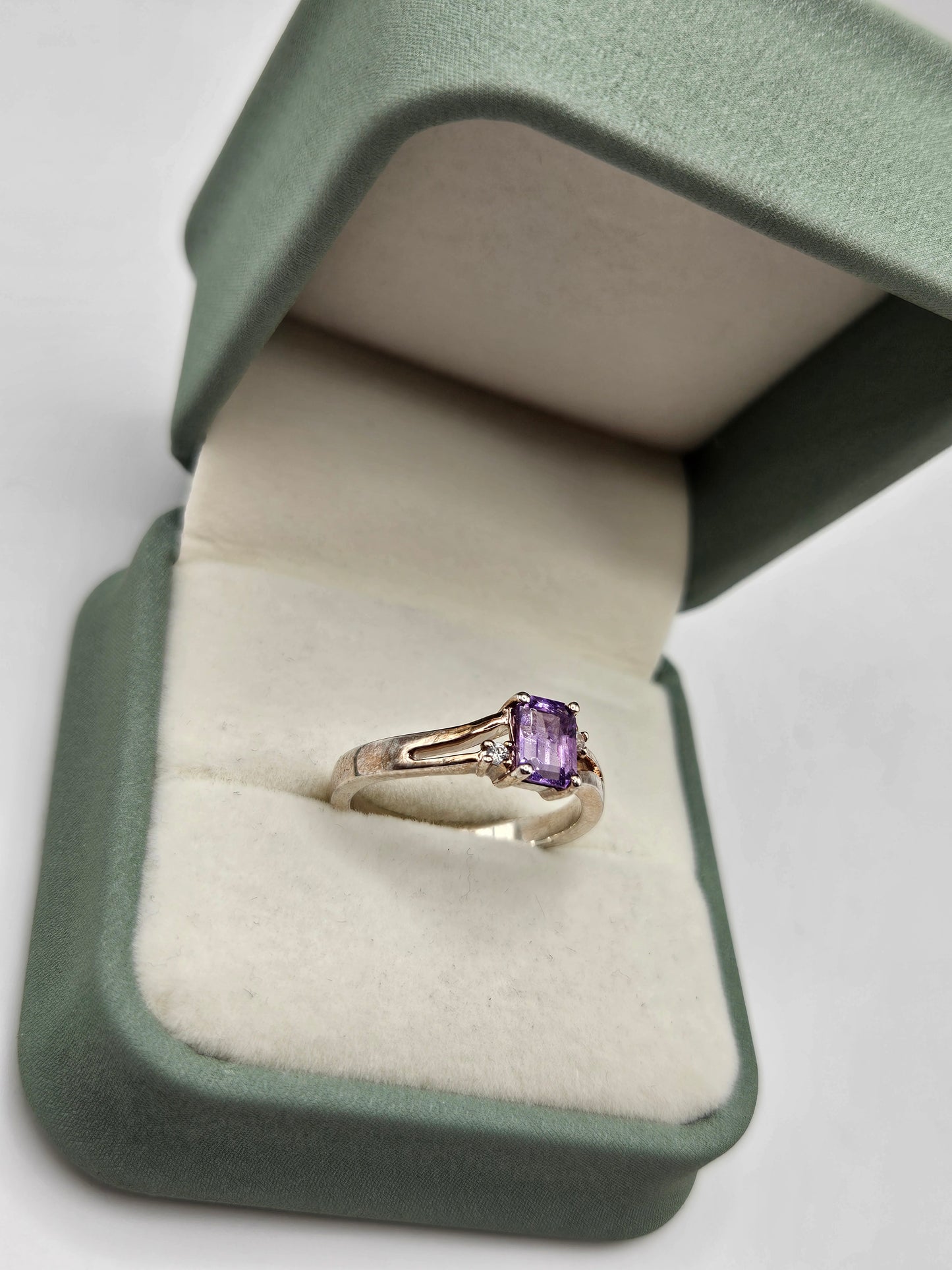 Silver amethyst ring