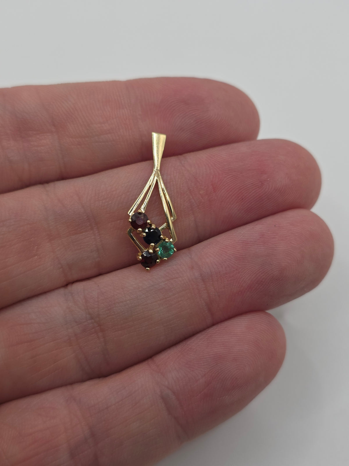 9ct gold multigem pendant
