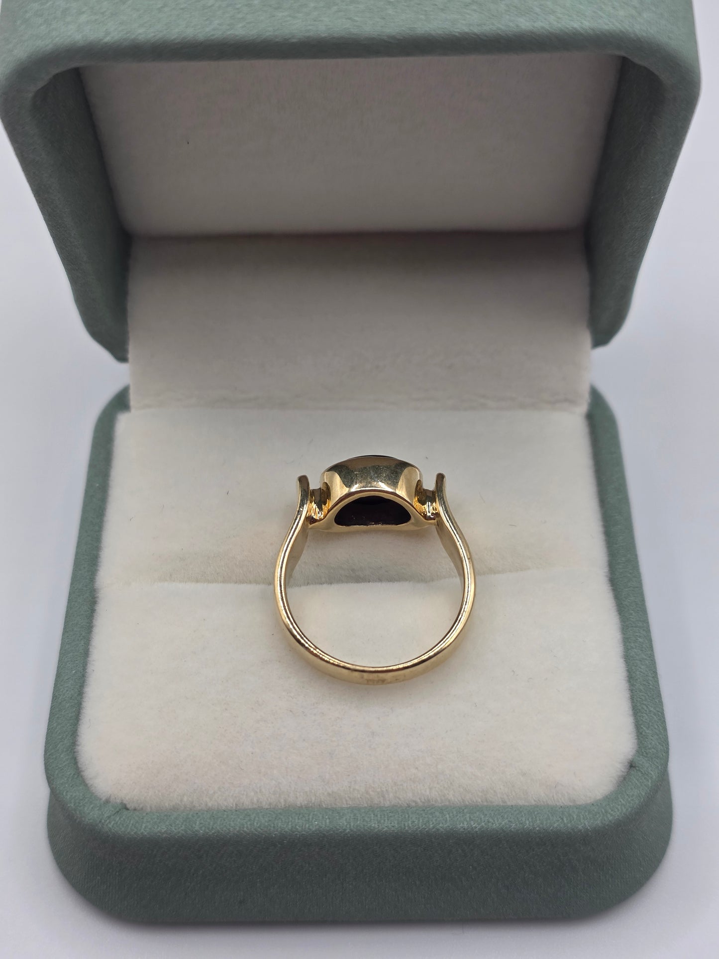 9ct gold star sapphire ring