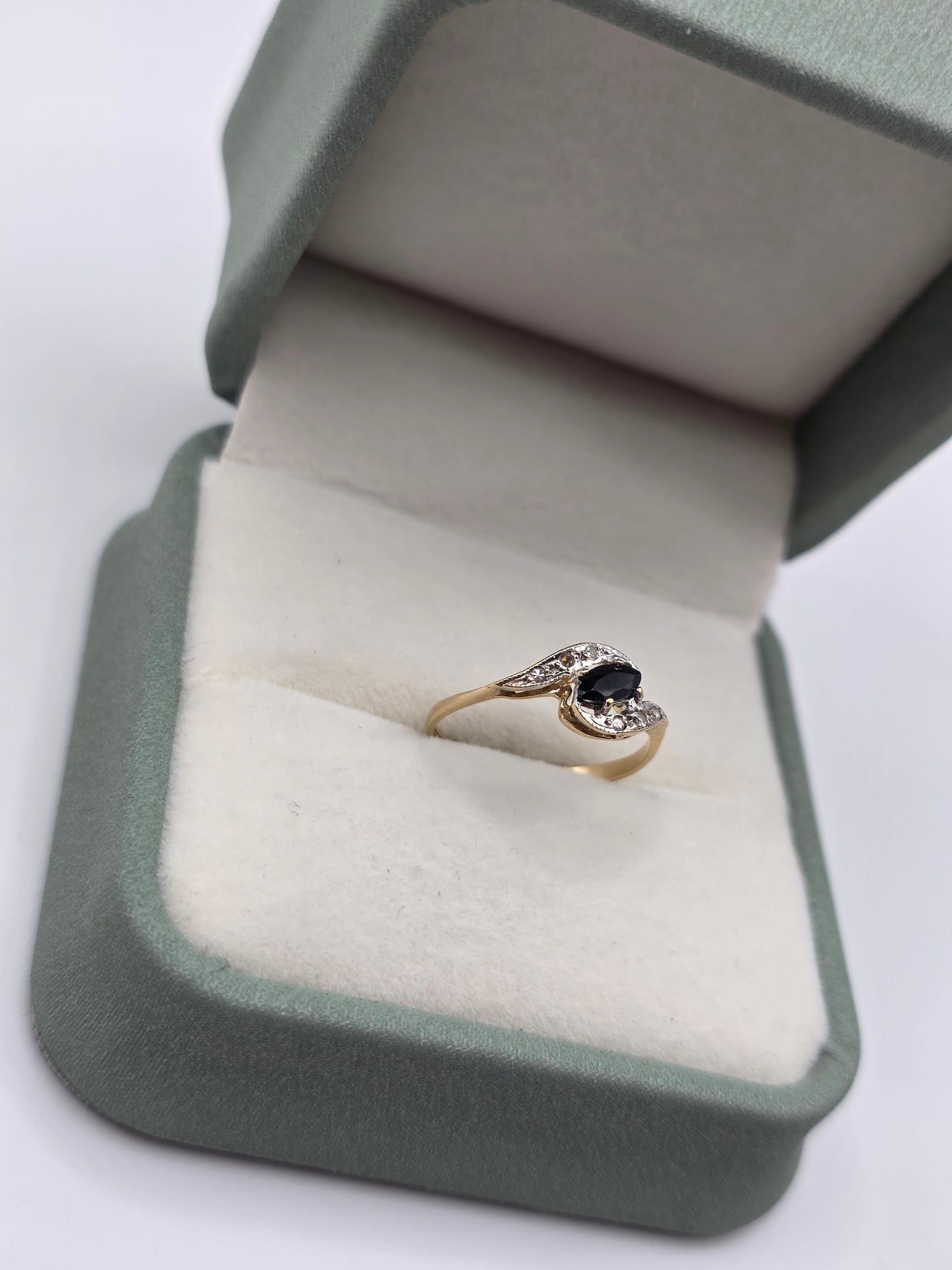 9ct gold sapphire and diamond ring