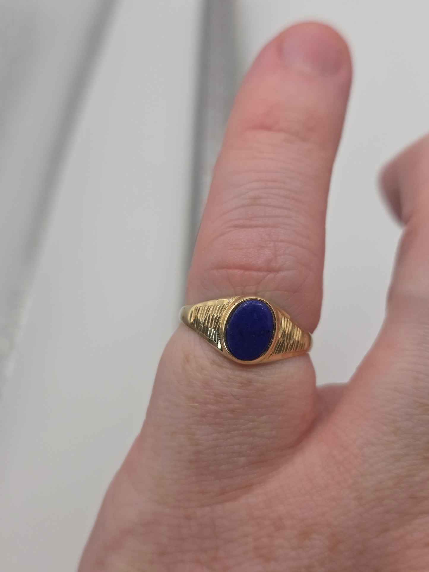 9ct gold lapis lazuli signet ring