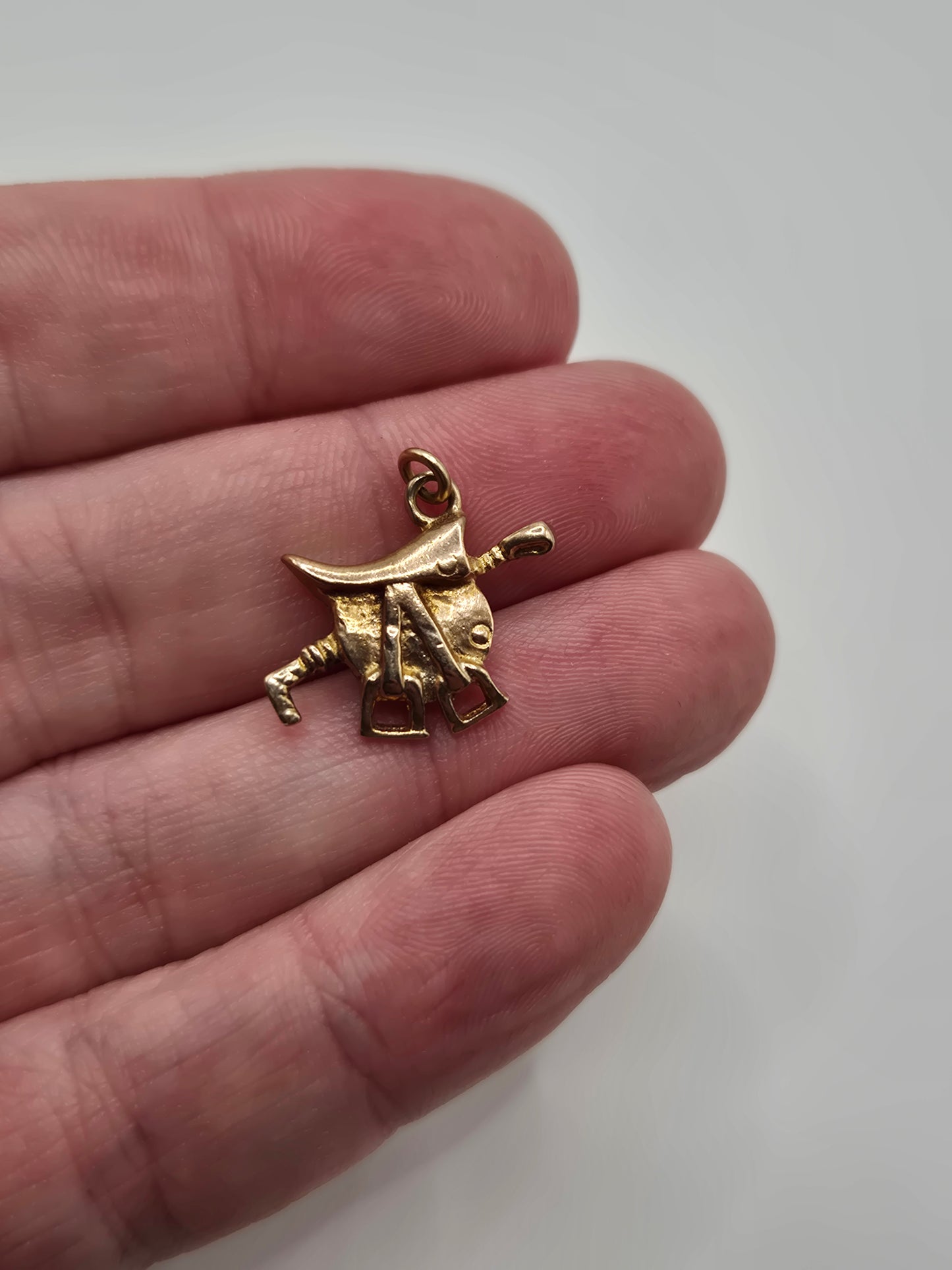 9ct gold saddle charm