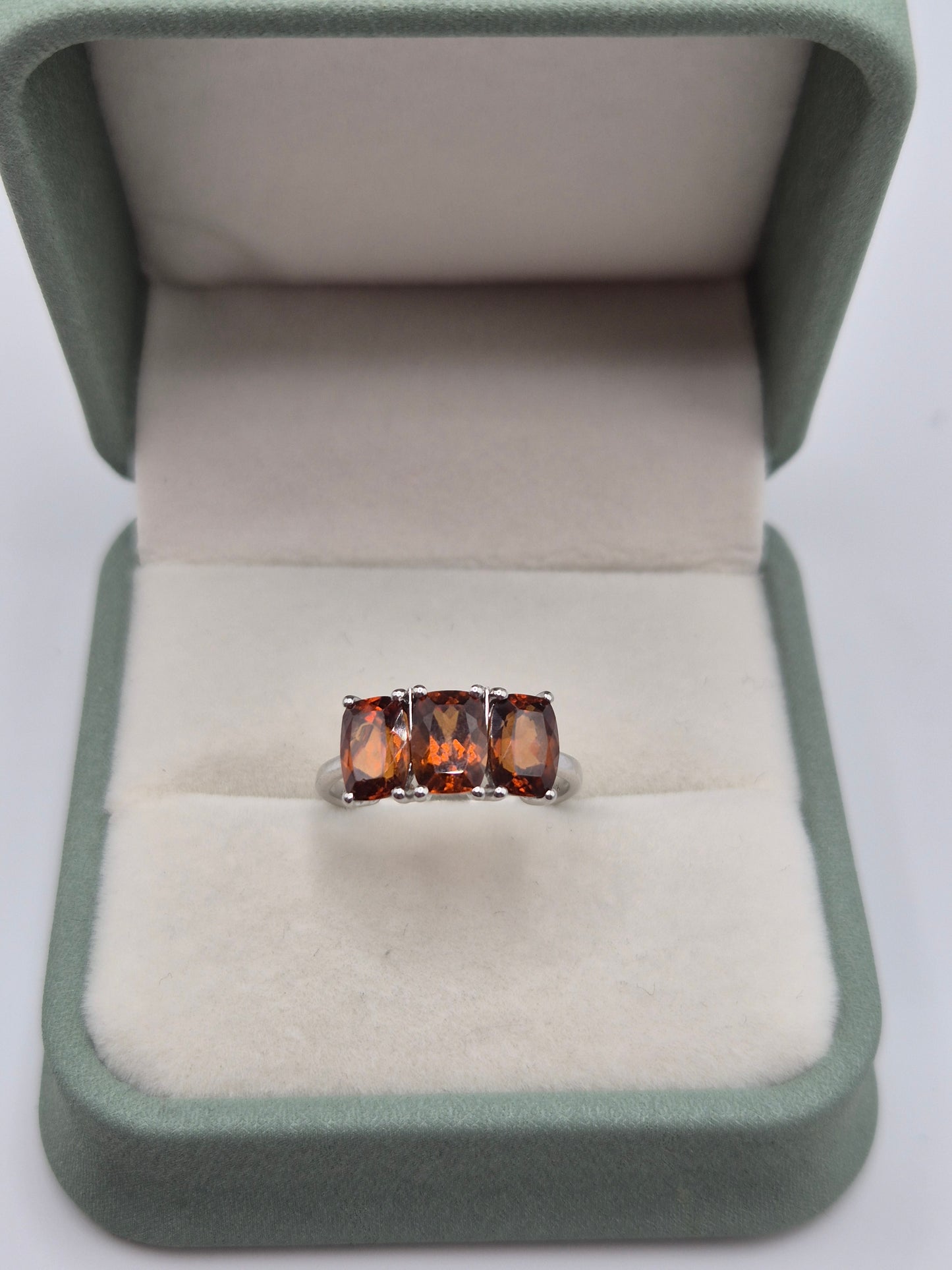 9ct white gold citrine ring