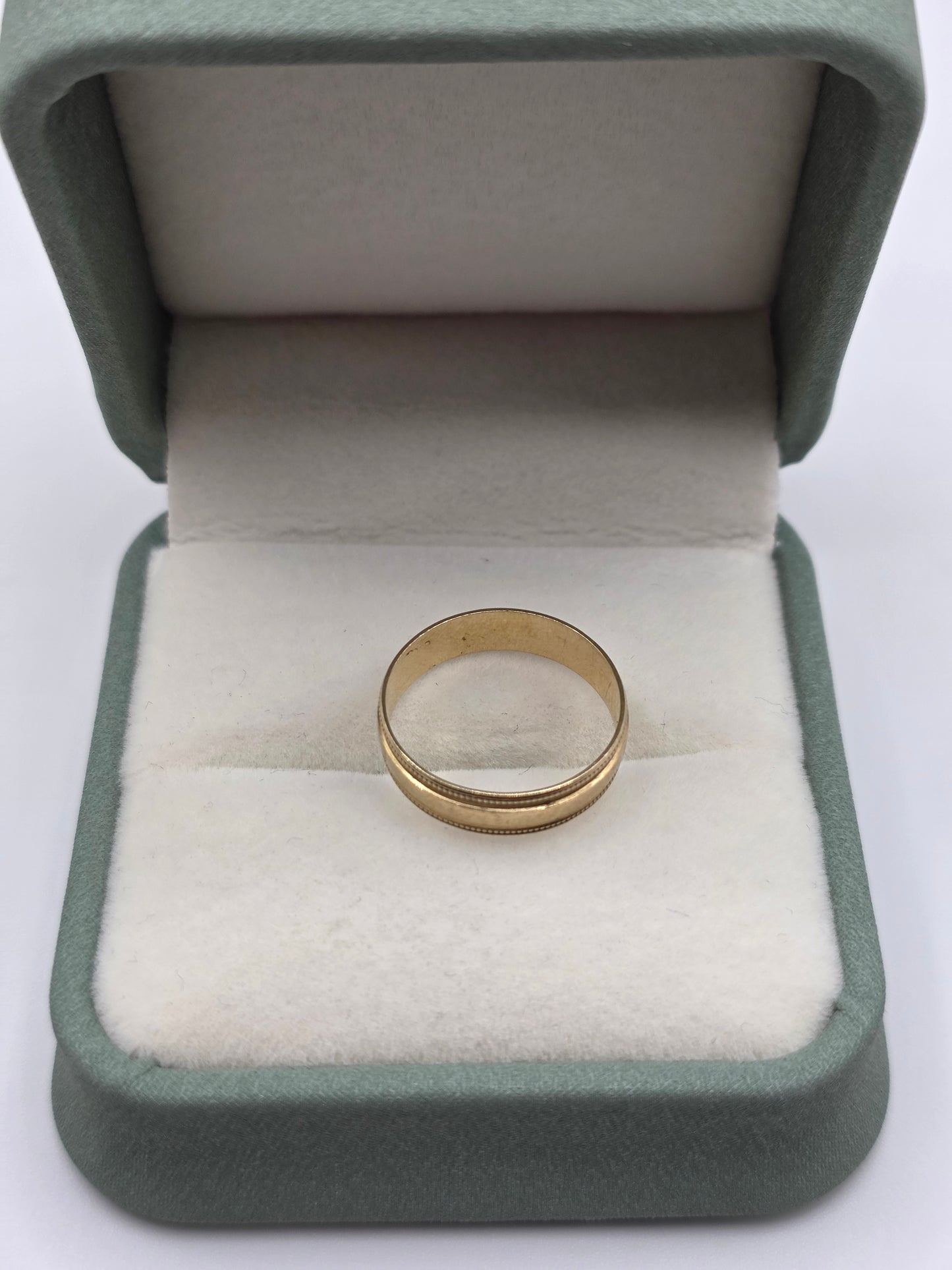 9ct gold ring