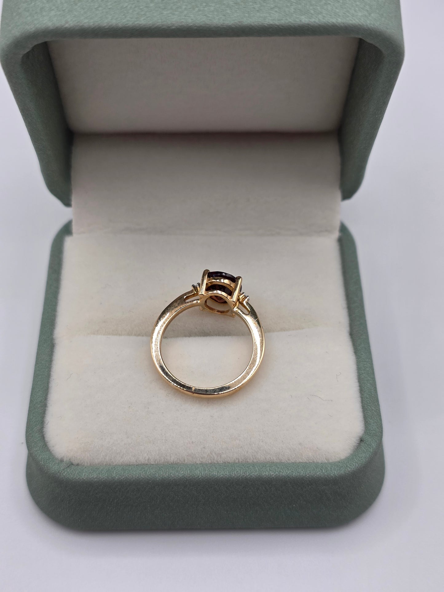 9ct gold garnet and white zircon ring