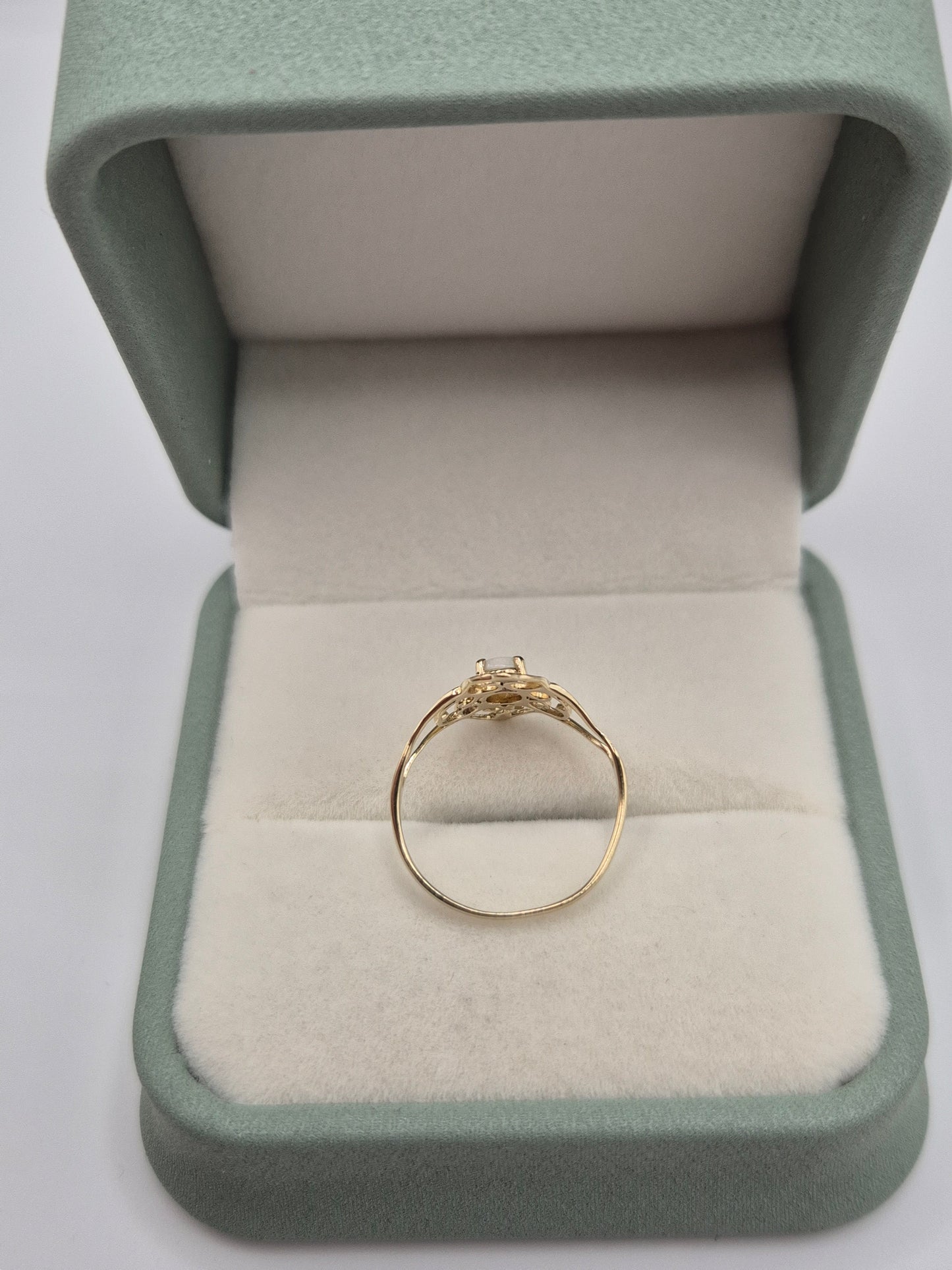 9ct gold opal ring