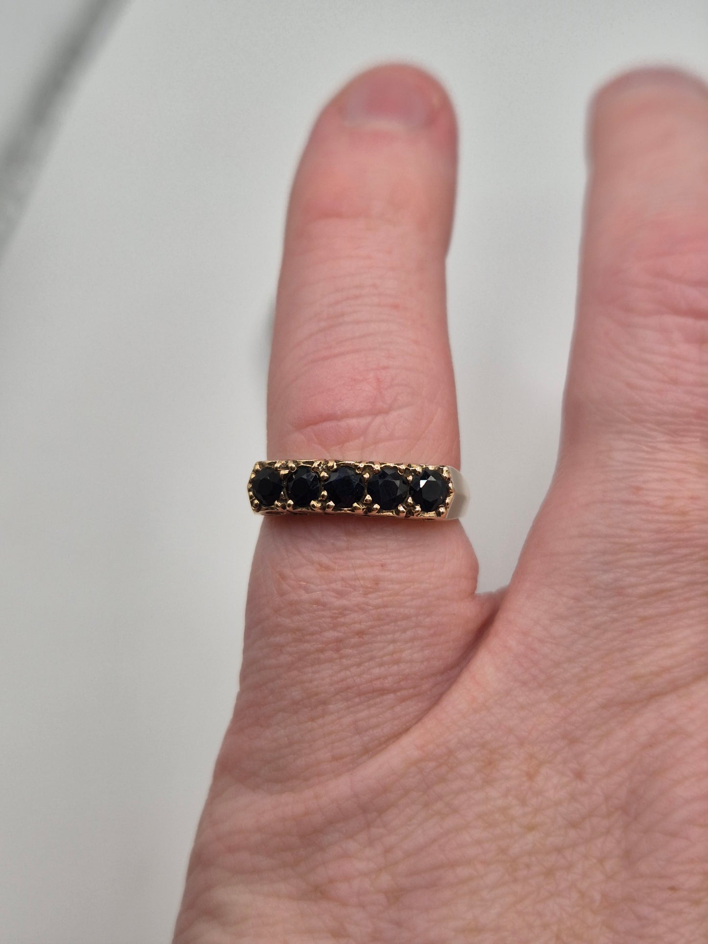 9ct gold sapphire ring