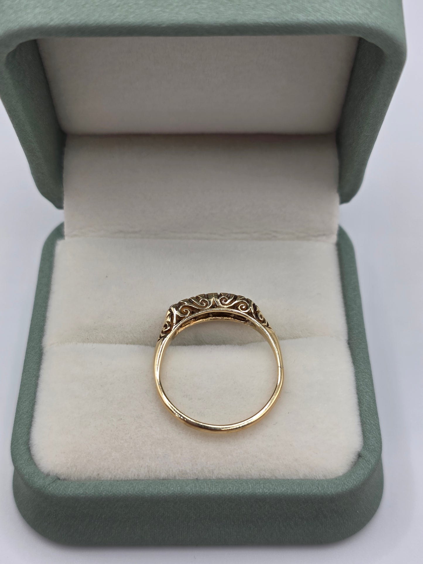 18ct gold diamond ring