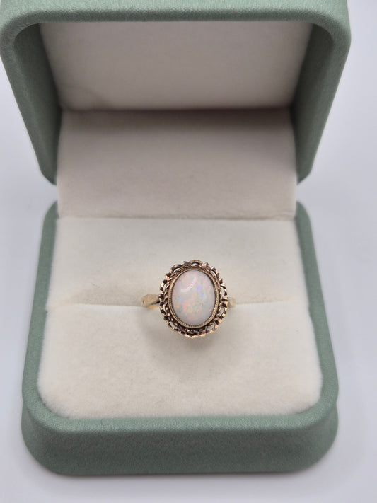 9ct gold opal ring