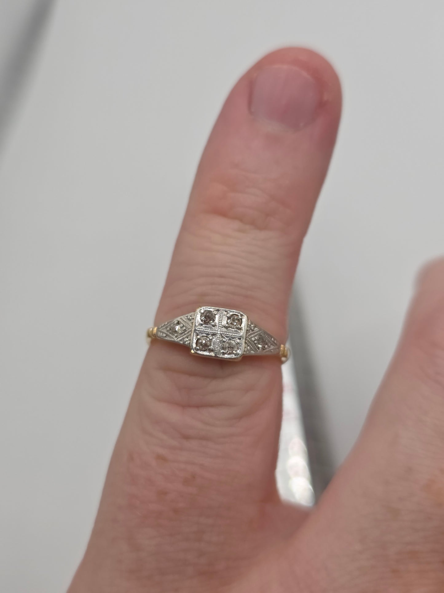 Art Decor 18ct gold diamond ring